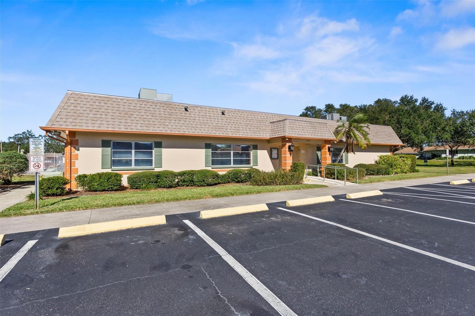 6815 VERSAILLES N, PINELLAS PARK, FL, 33781