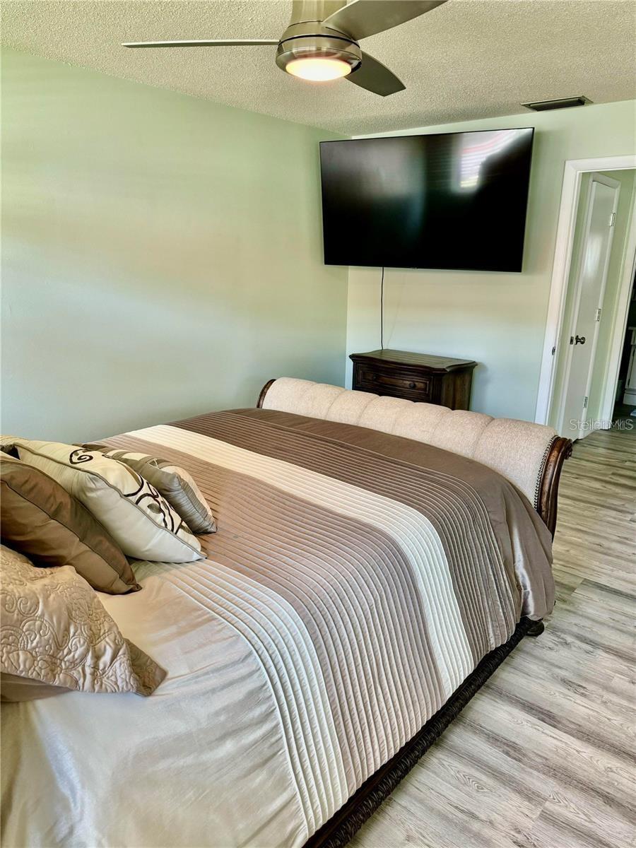 6815 VERSAILLES N, PINELLAS PARK, FL, 33781