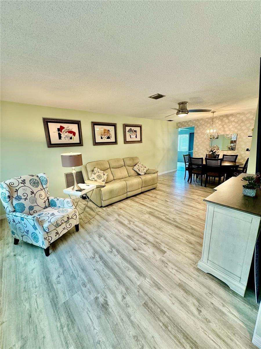 6815 VERSAILLES N, PINELLAS PARK, FL, 33781