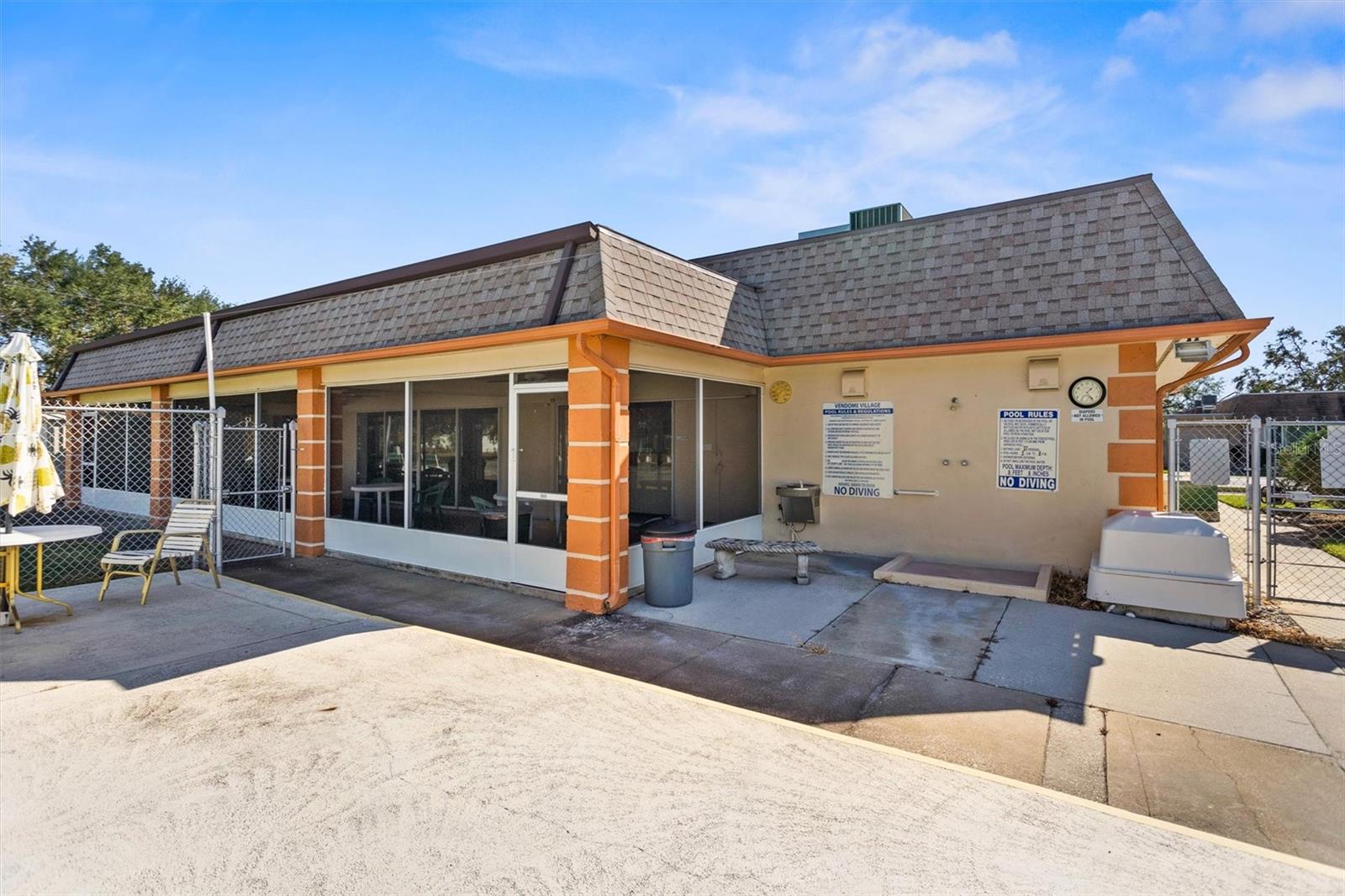 6815 VERSAILLES N, PINELLAS PARK, FL, 33781