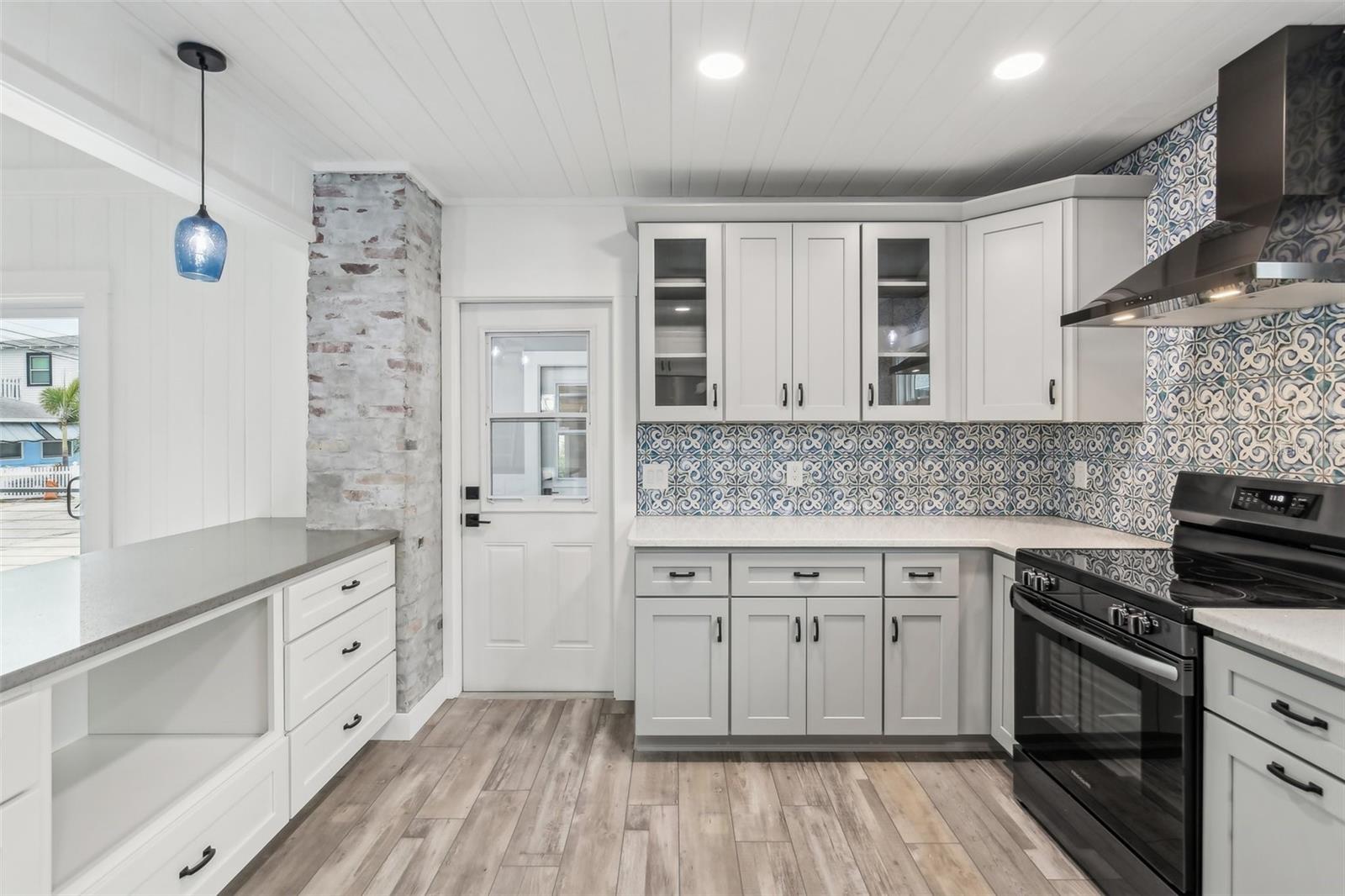 126 90TH AVE, TREASURE ISLAND, FL, 33706