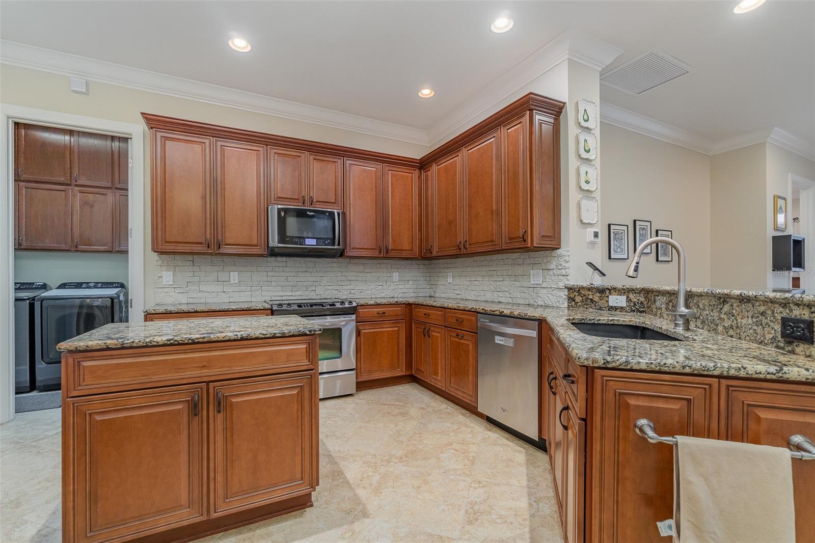13048 CREEKSIDE LN, PORT CHARLOTTE, FL, 33953