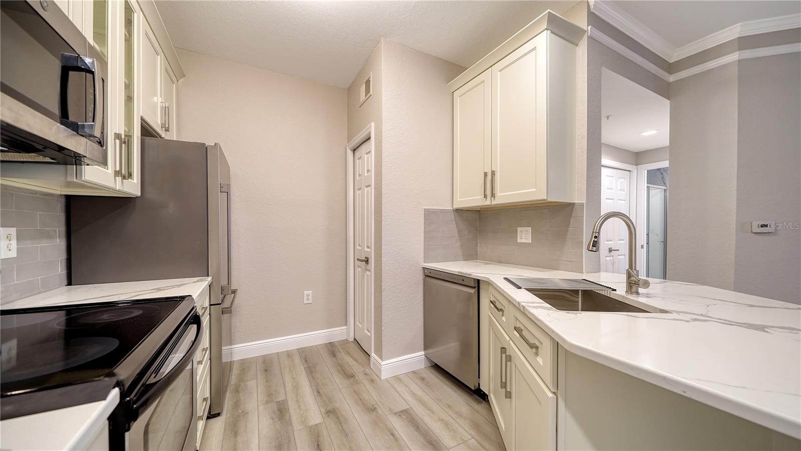 5180 NORTHRIDGE RD #101, SARASOTA, FL, 34238