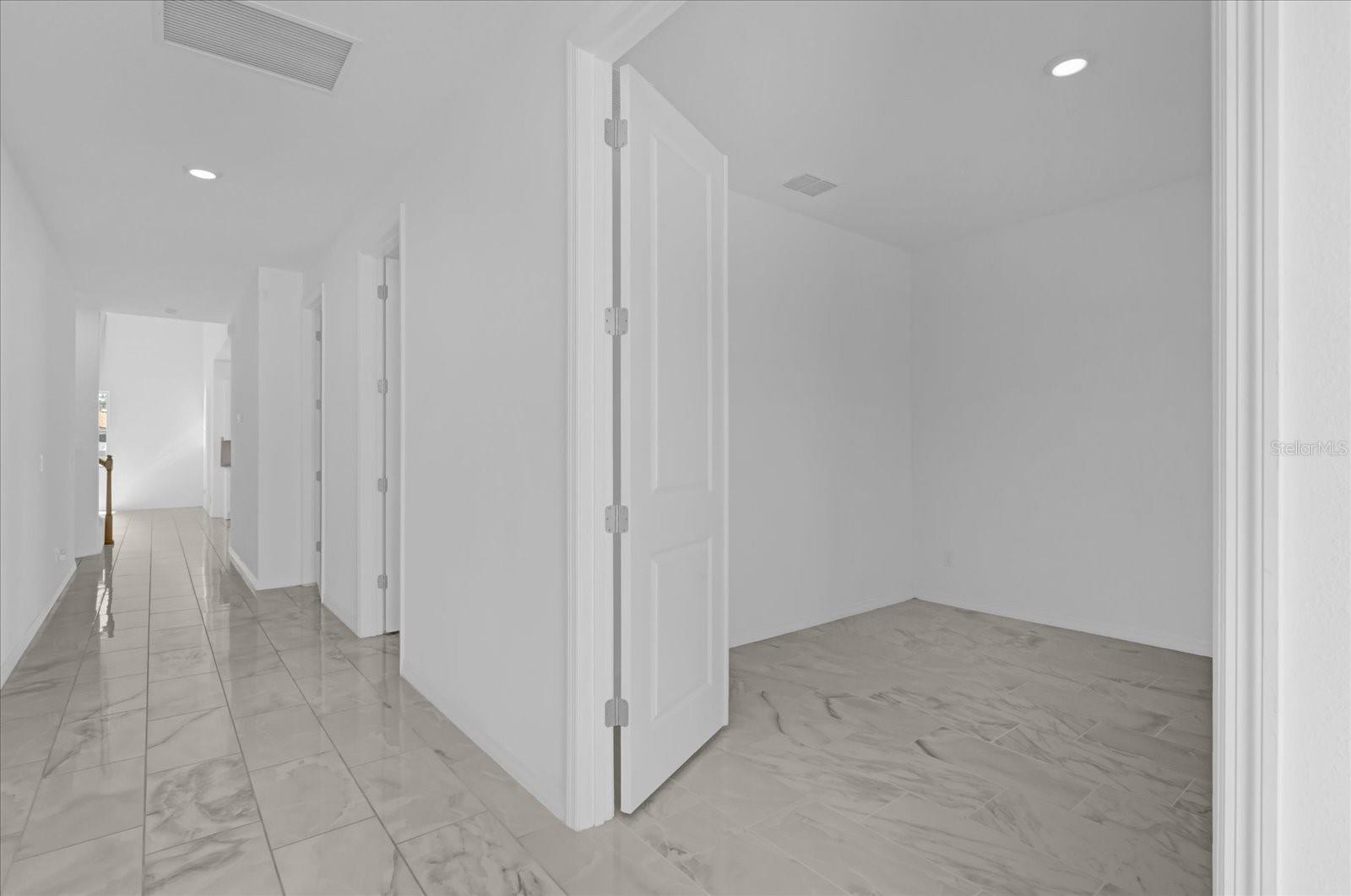 9118 WAVERLY WALK DR, ORLANDO, FL, 32817