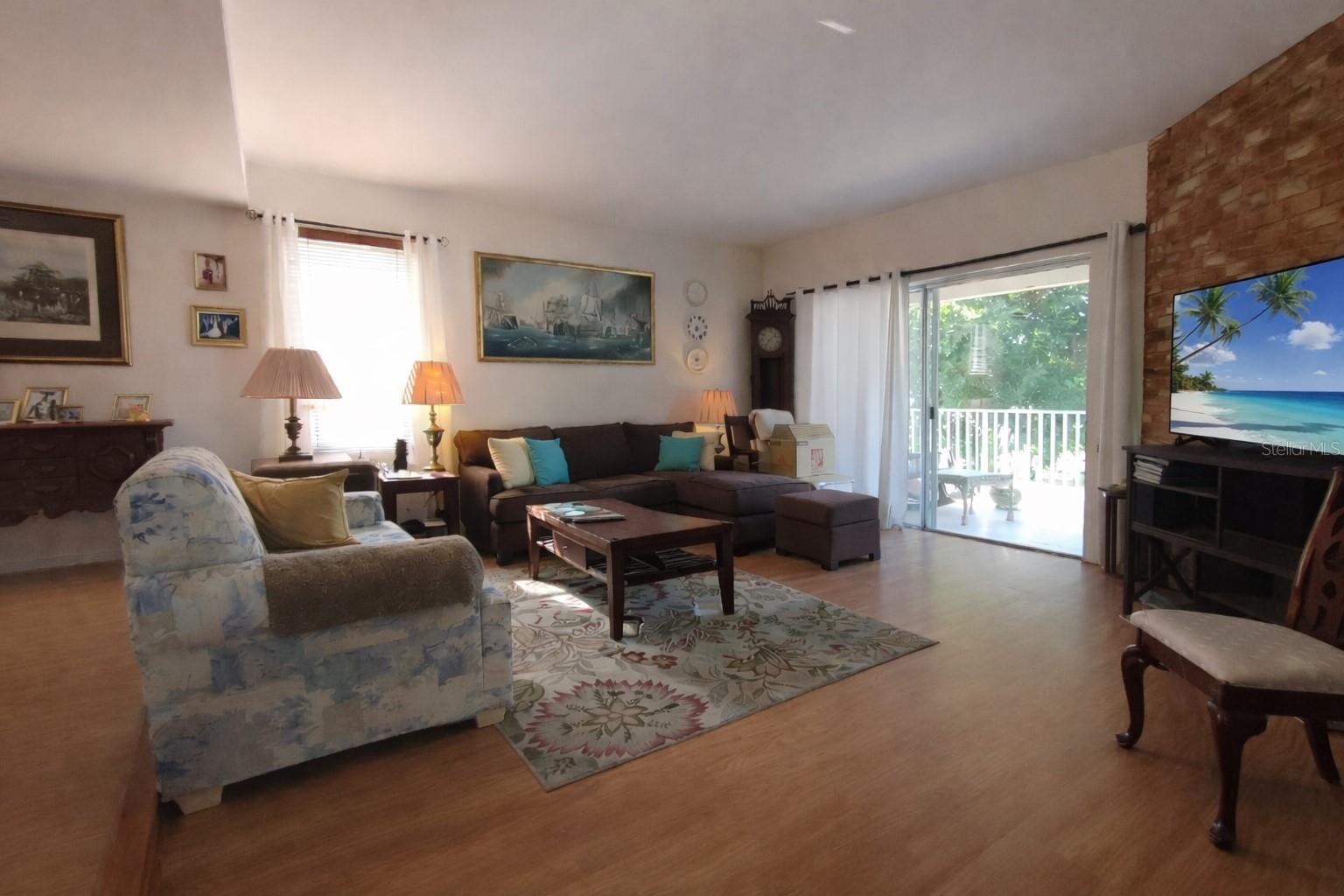 255 CAPRI CIR N #17, TREASURE ISLAND, FL, 33706
