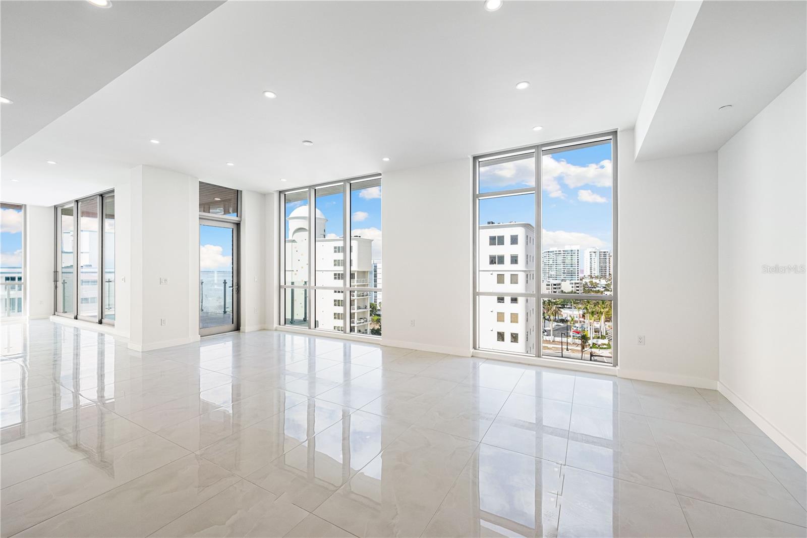 111 GOLDEN GATE PT #701PH, SARASOTA, FL, 34236