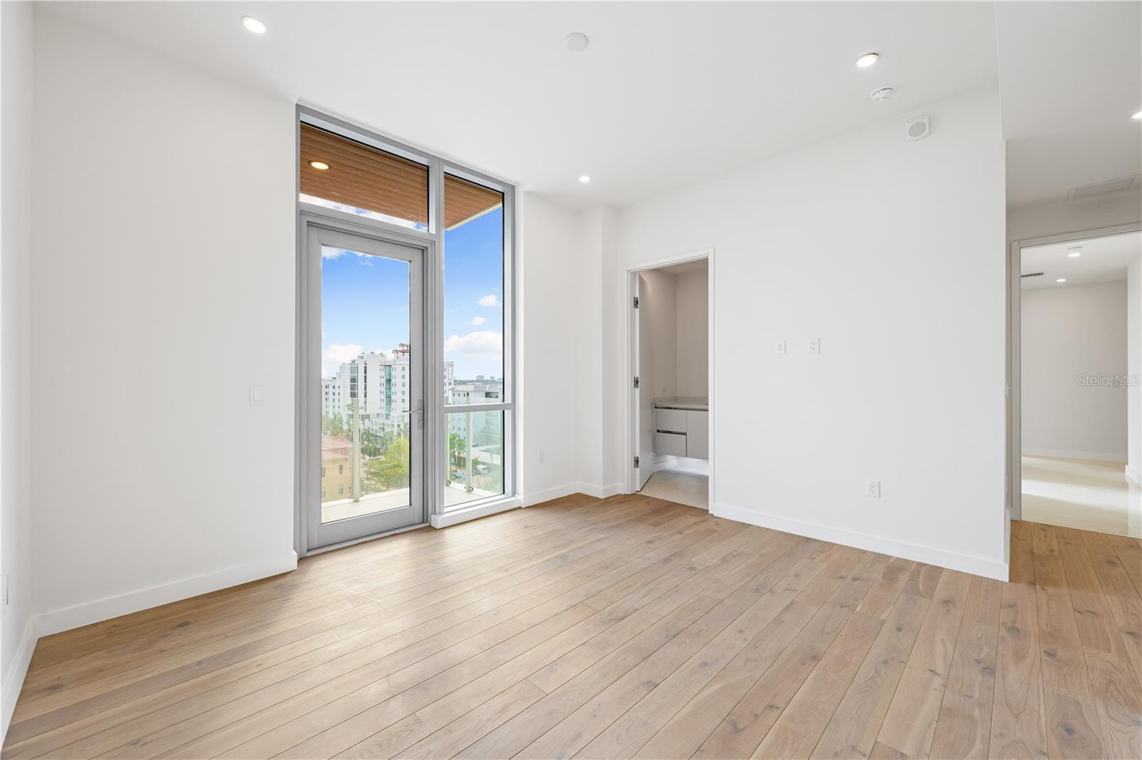 111 GOLDEN GATE PT #701PH, SARASOTA, FL, 34236