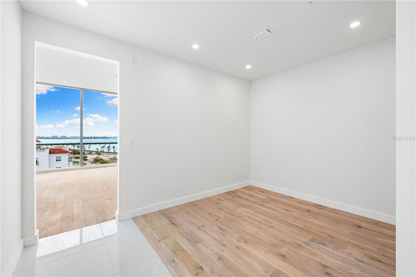 111 GOLDEN GATE PT #701PH, SARASOTA, FL, 34236