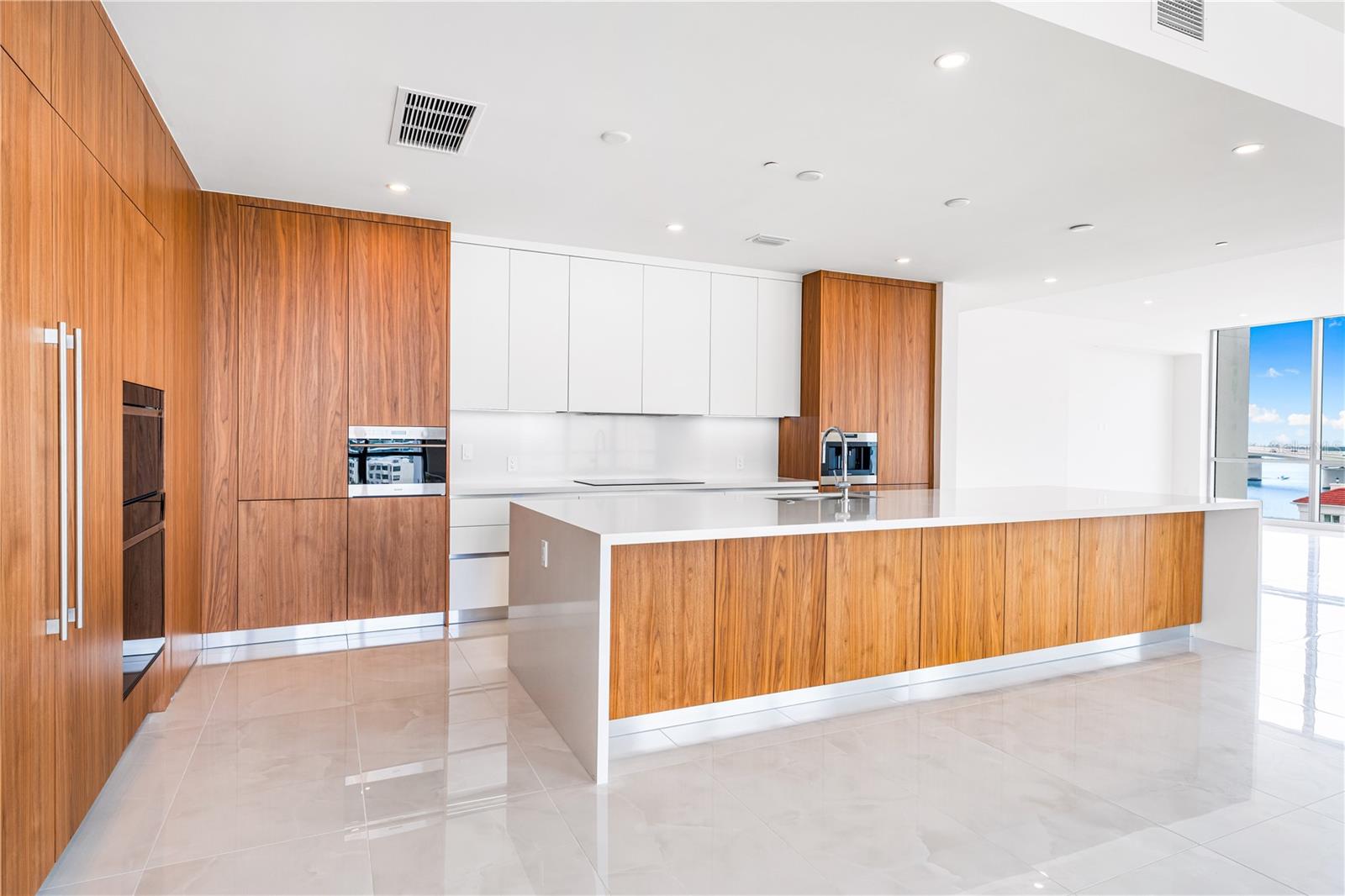 111 GOLDEN GATE PT #701PH, SARASOTA, FL, 34236