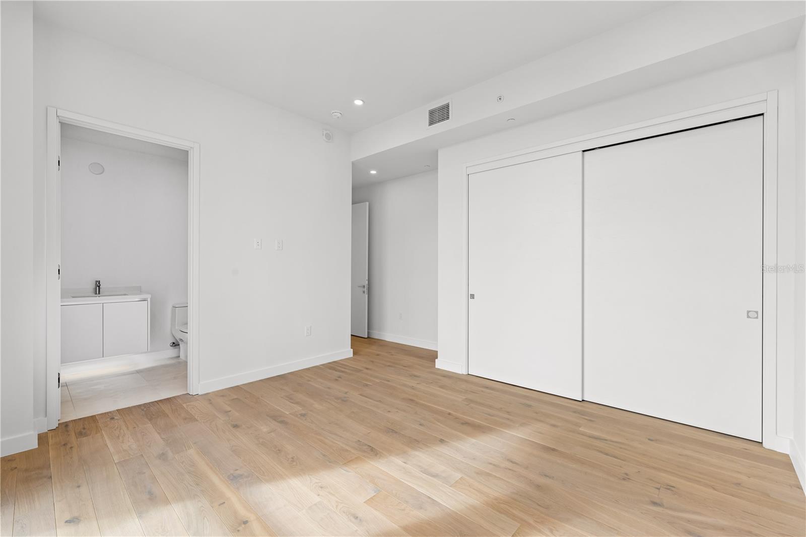 111 GOLDEN GATE PT #701PH, SARASOTA, FL, 34236