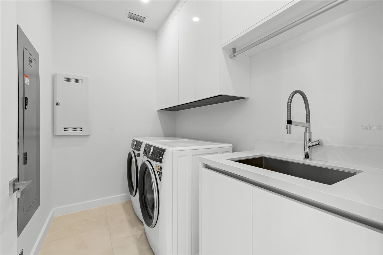 111 GOLDEN GATE PT #701PH, SARASOTA, FL, 34236