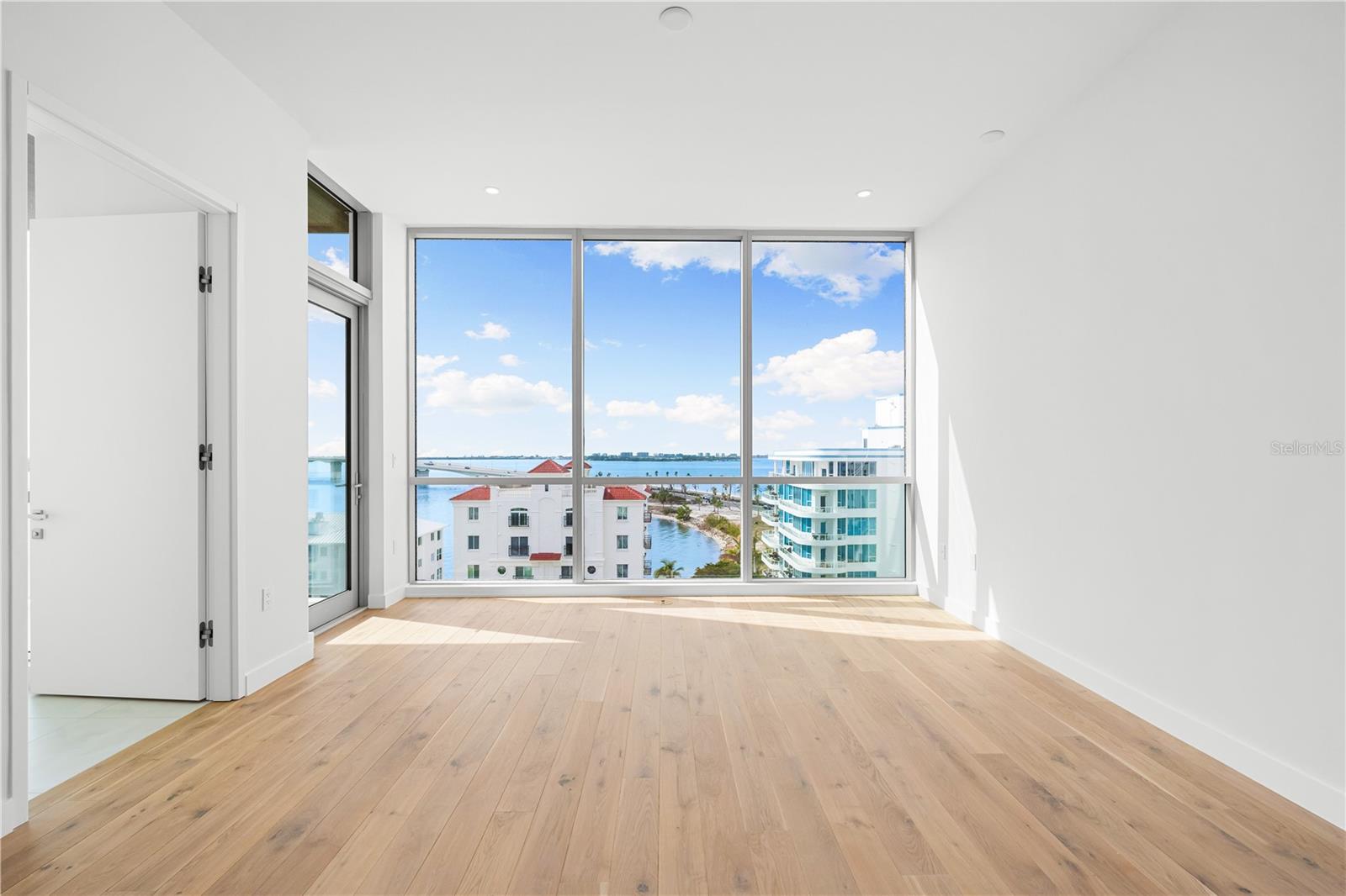 111 GOLDEN GATE PT #701PH, SARASOTA, FL, 34236