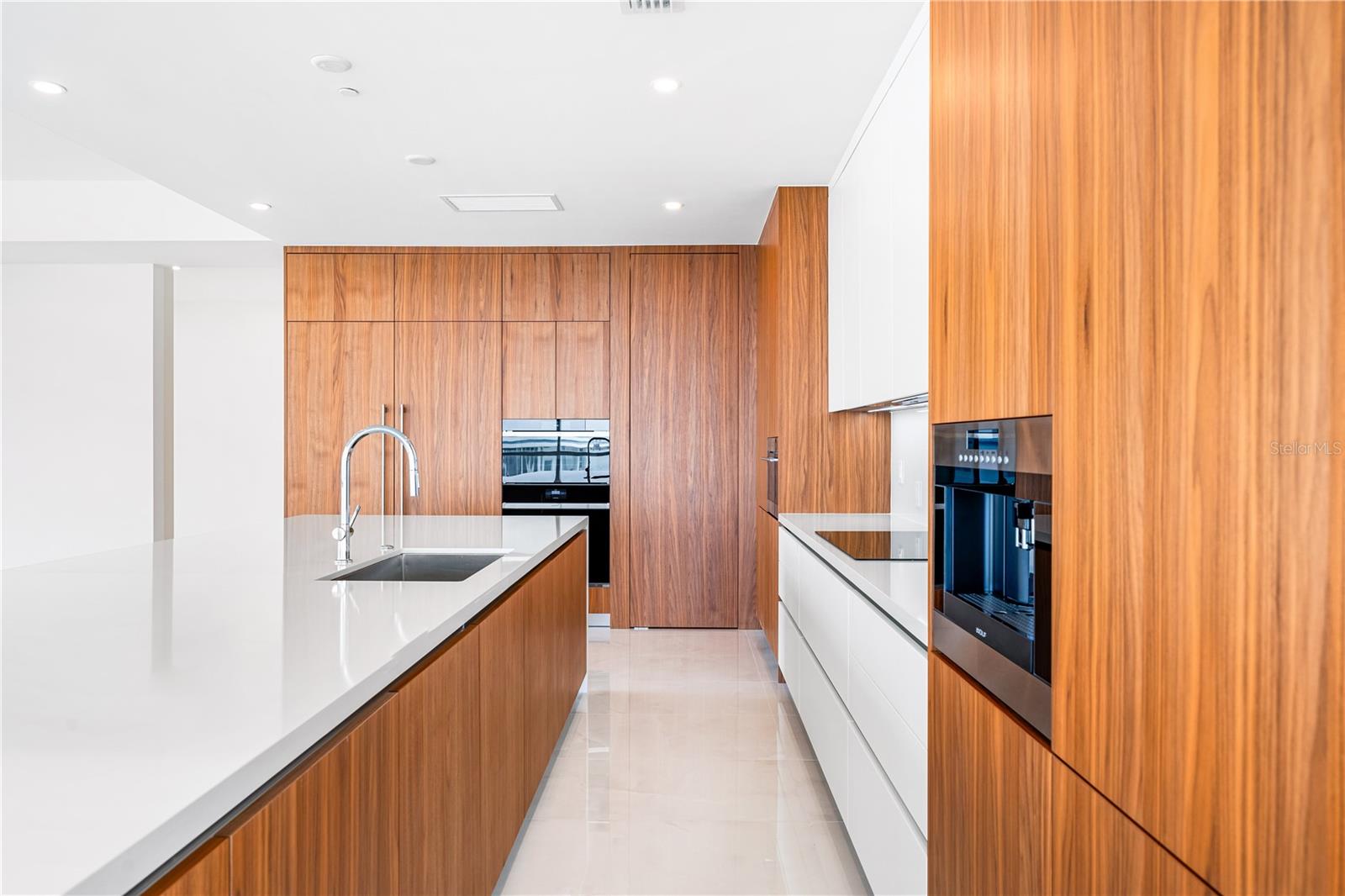 111 GOLDEN GATE PT #701PH, SARASOTA, FL, 34236