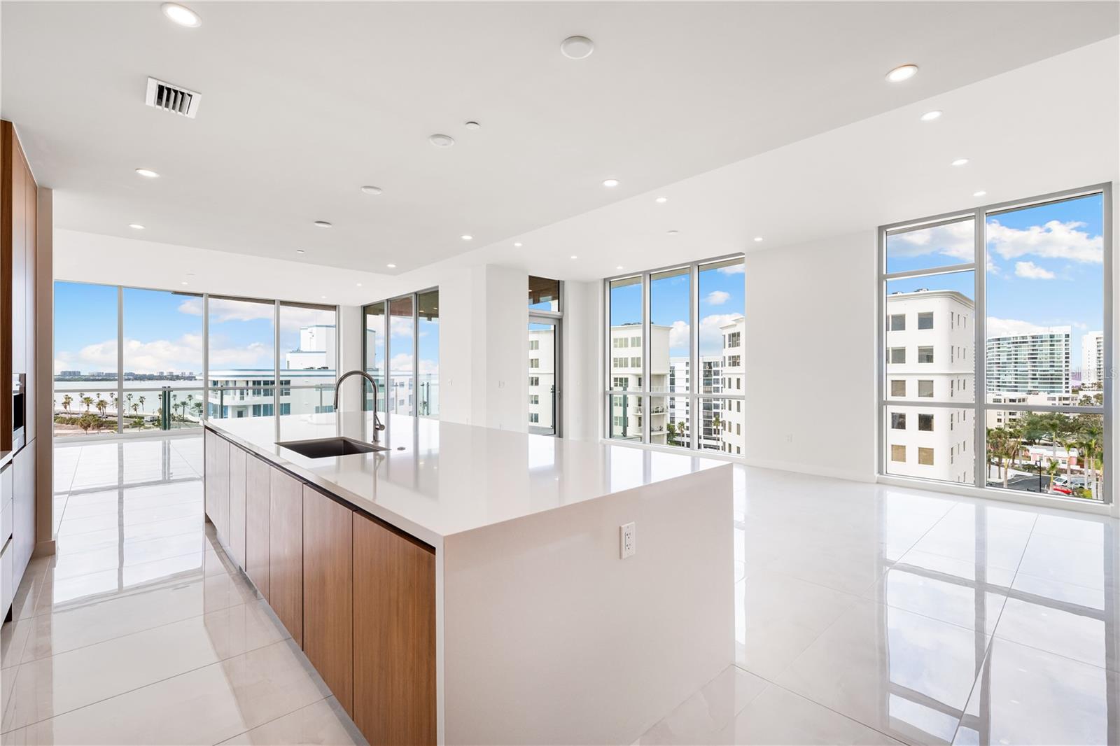 111 GOLDEN GATE PT #701PH, SARASOTA, FL, 34236