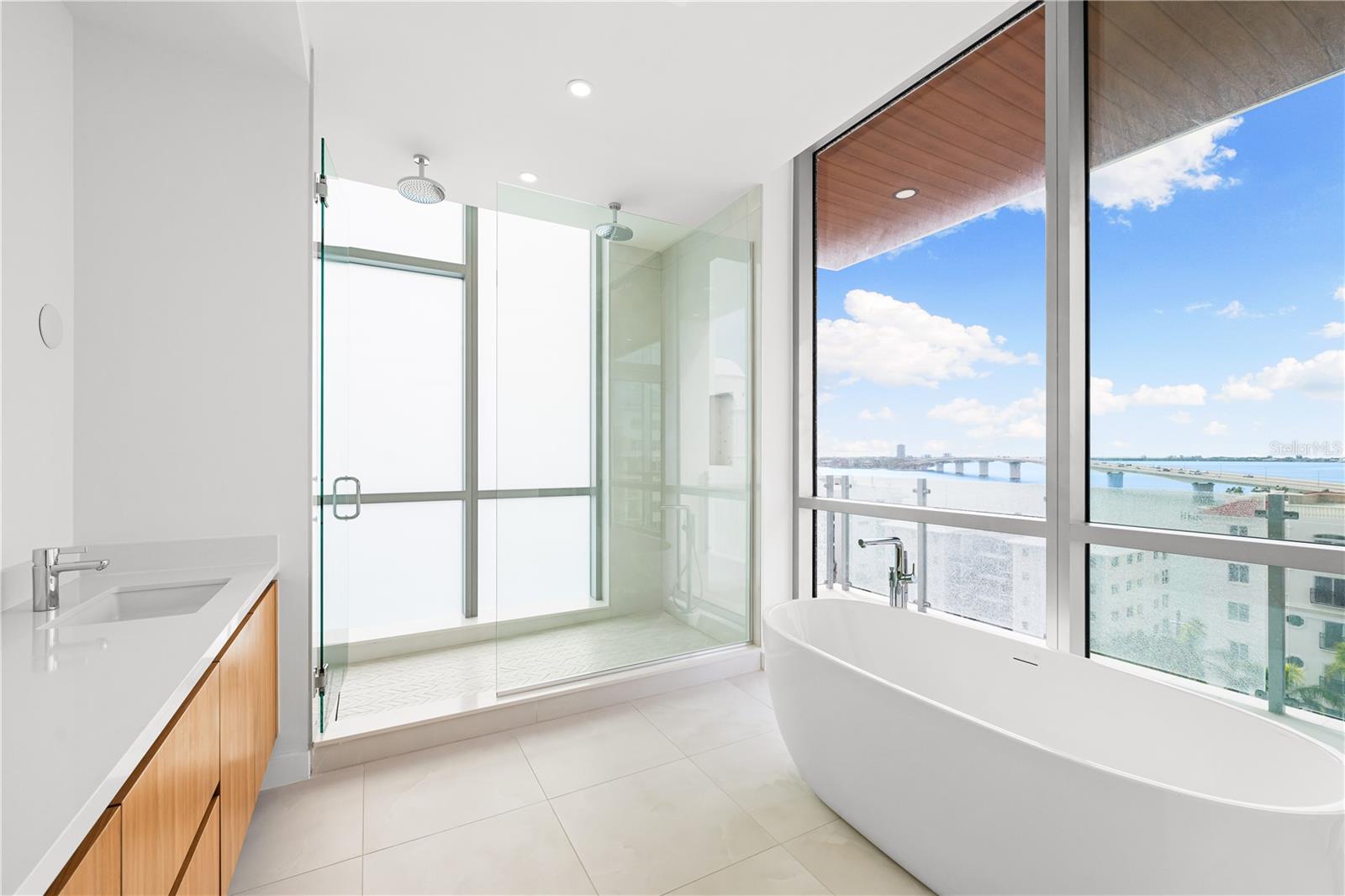 111 GOLDEN GATE PT #701PH, SARASOTA, FL, 34236