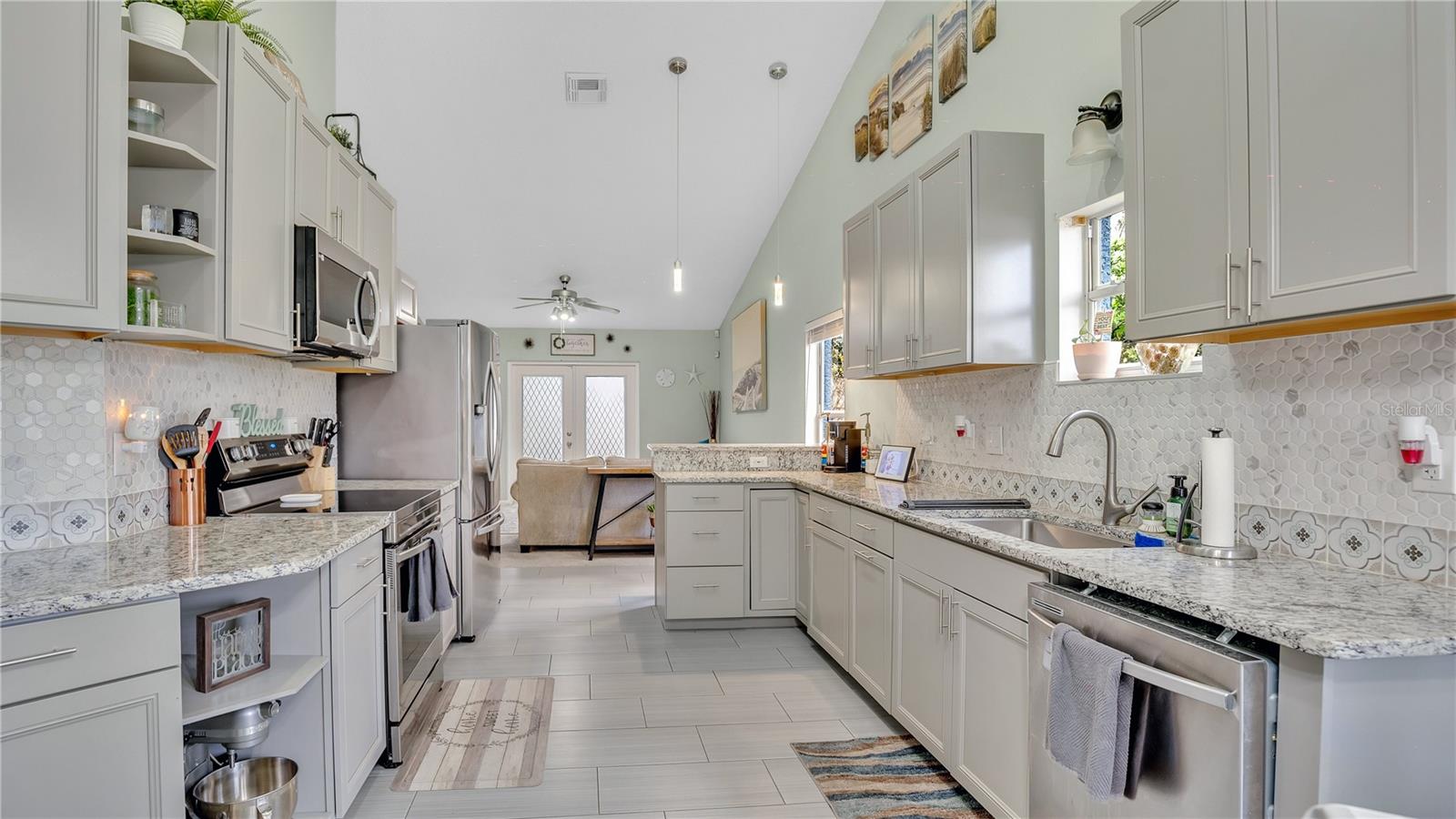 100 KELLY CIR, SANFORD, FL, 32773