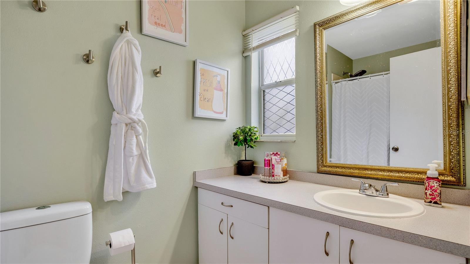 100 KELLY CIR, SANFORD, FL, 32773