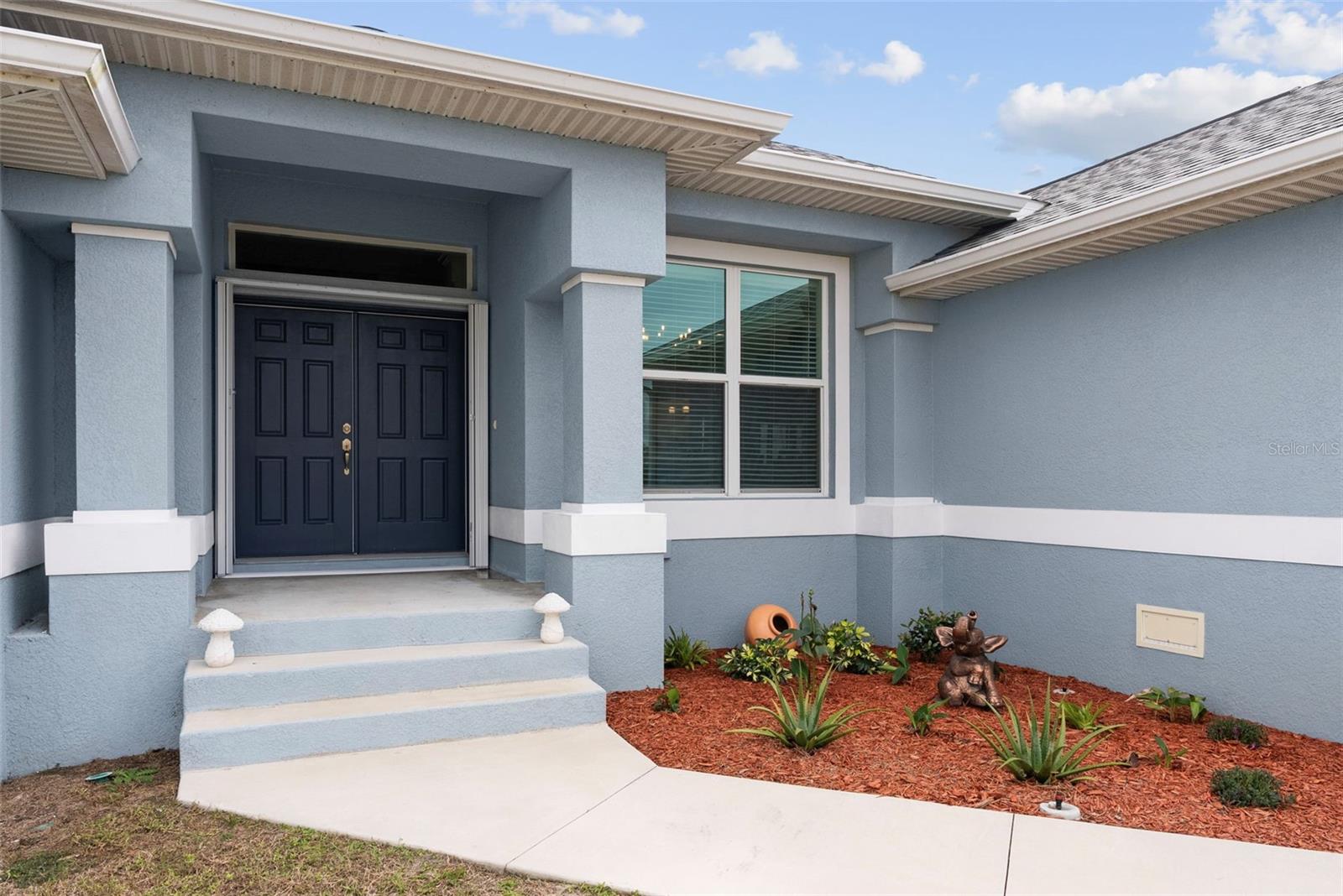 27 MEADOWLARK LN, PLACIDA, FL, 33946