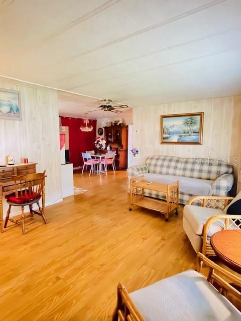 201 MEADOW LARK DR, OSTEEN, FL, 32764