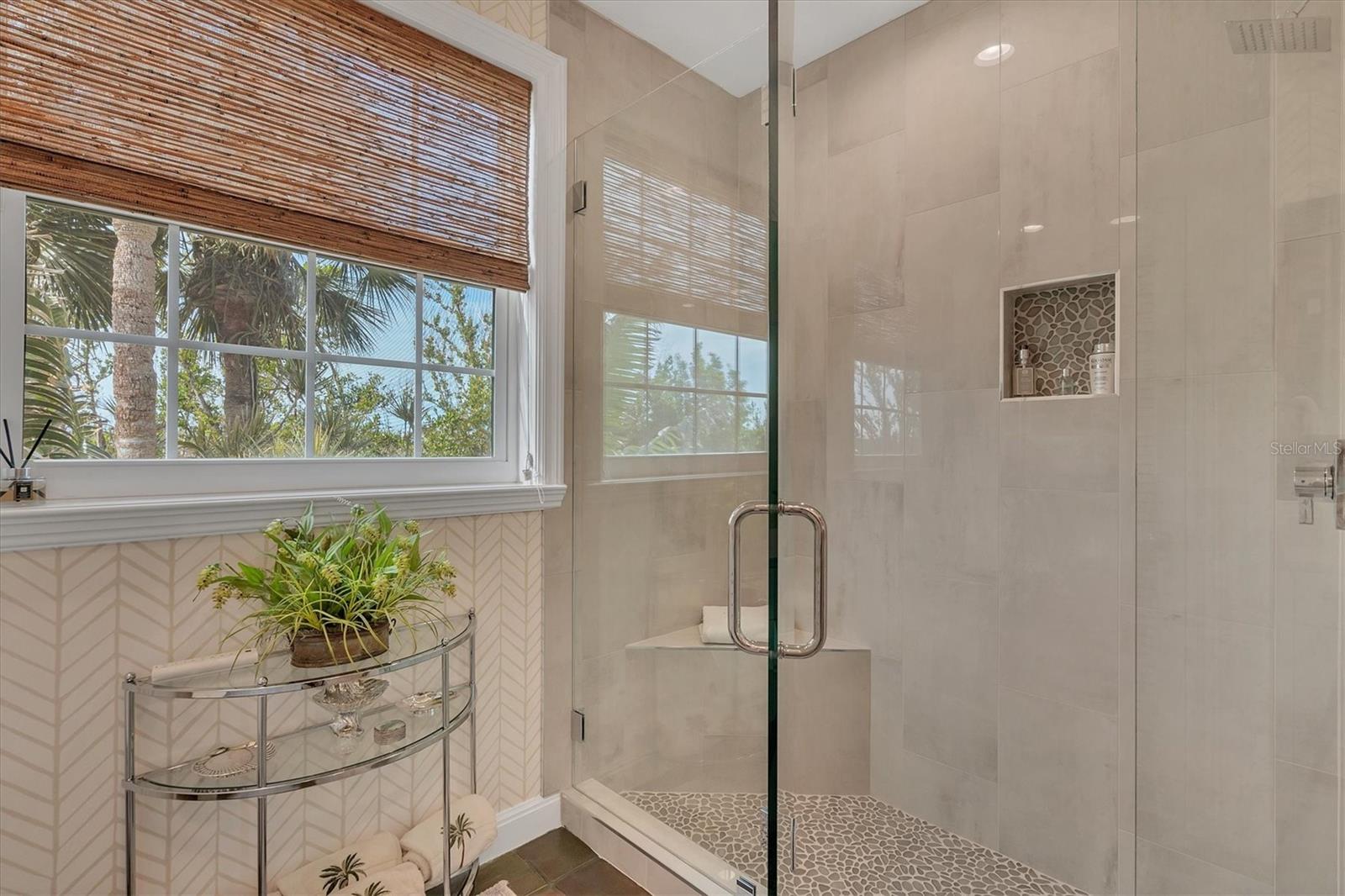 D6140022 Property Photo