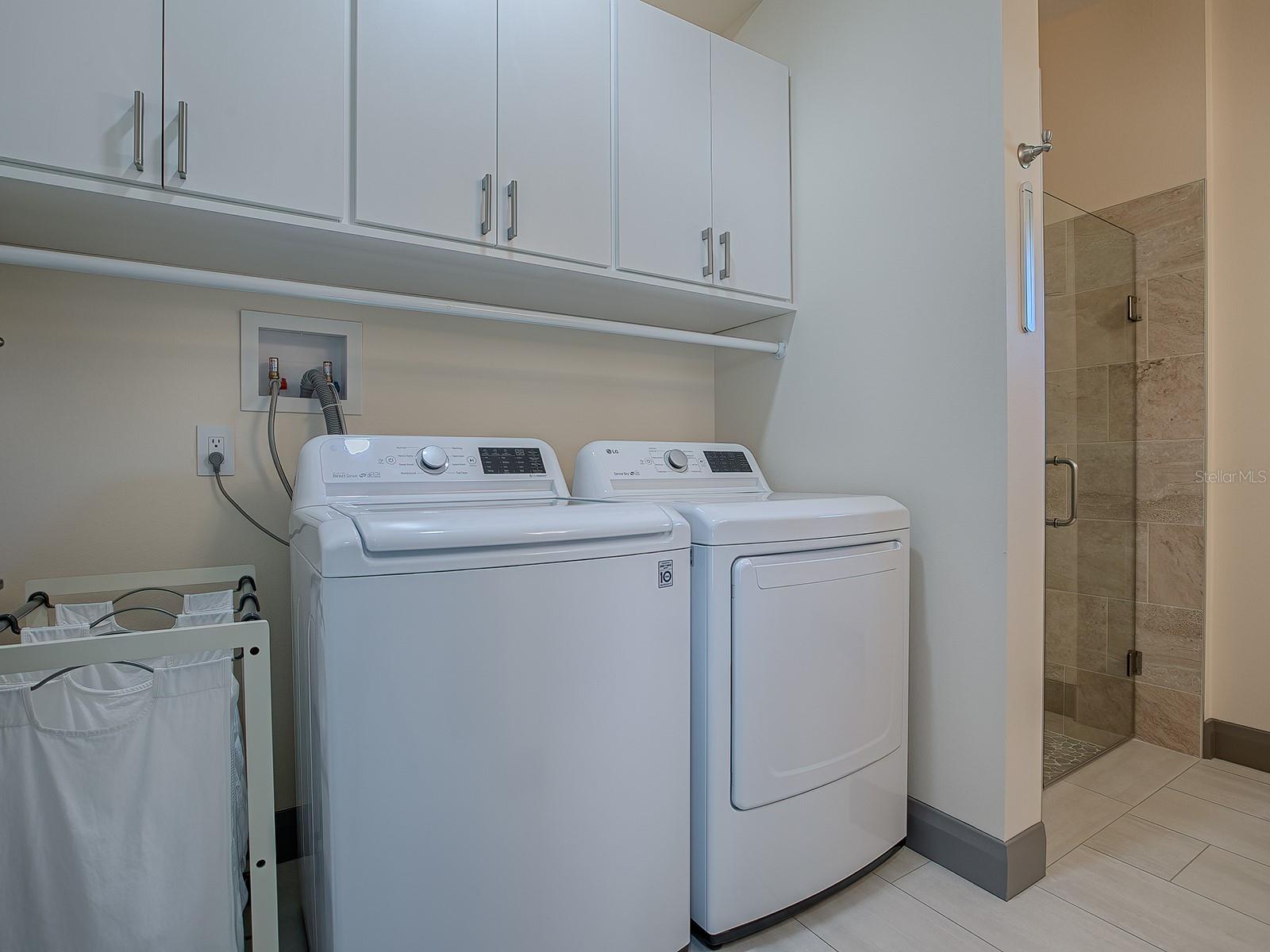 908 N LAKESHORE BLVD, HOWEY IN THE HILLS, FL, 34737