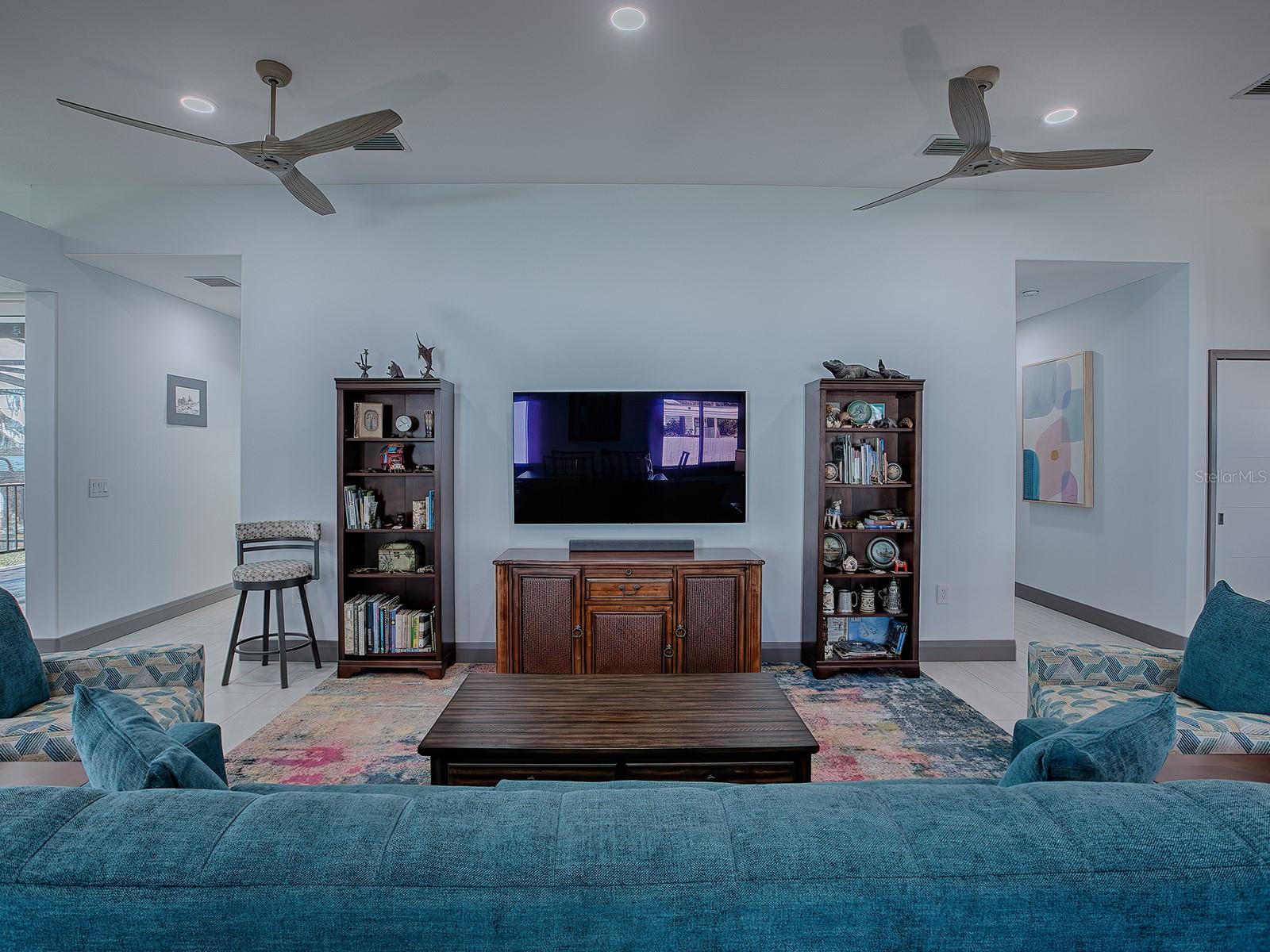 908 N LAKESHORE BLVD, HOWEY IN THE HILLS, FL, 34737