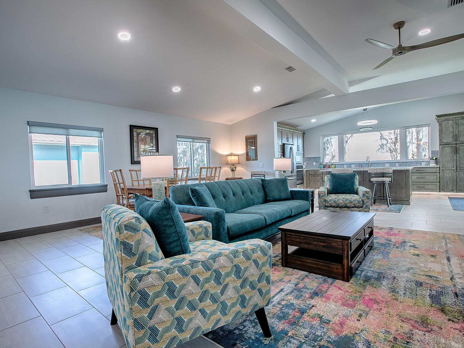 908 N LAKESHORE BLVD, HOWEY IN THE HILLS, FL, 34737