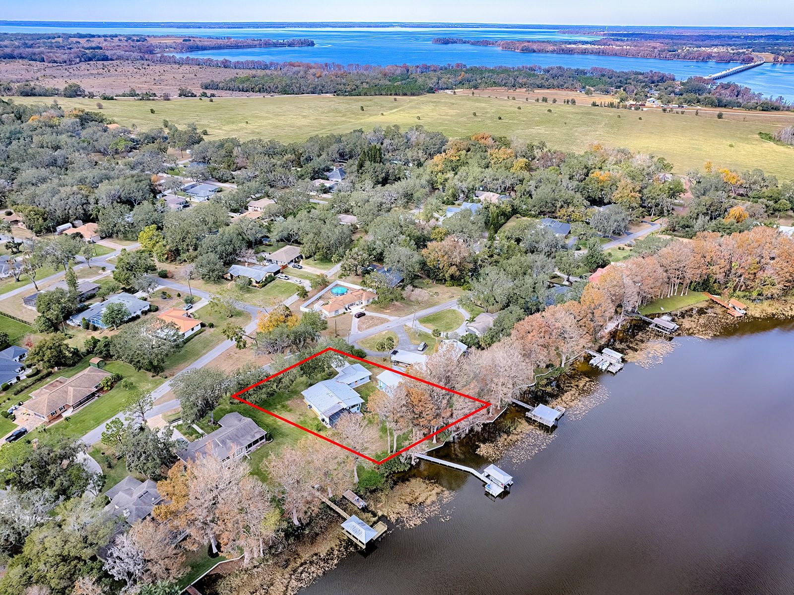 908 N LAKESHORE BLVD, HOWEY IN THE HILLS, FL, 34737