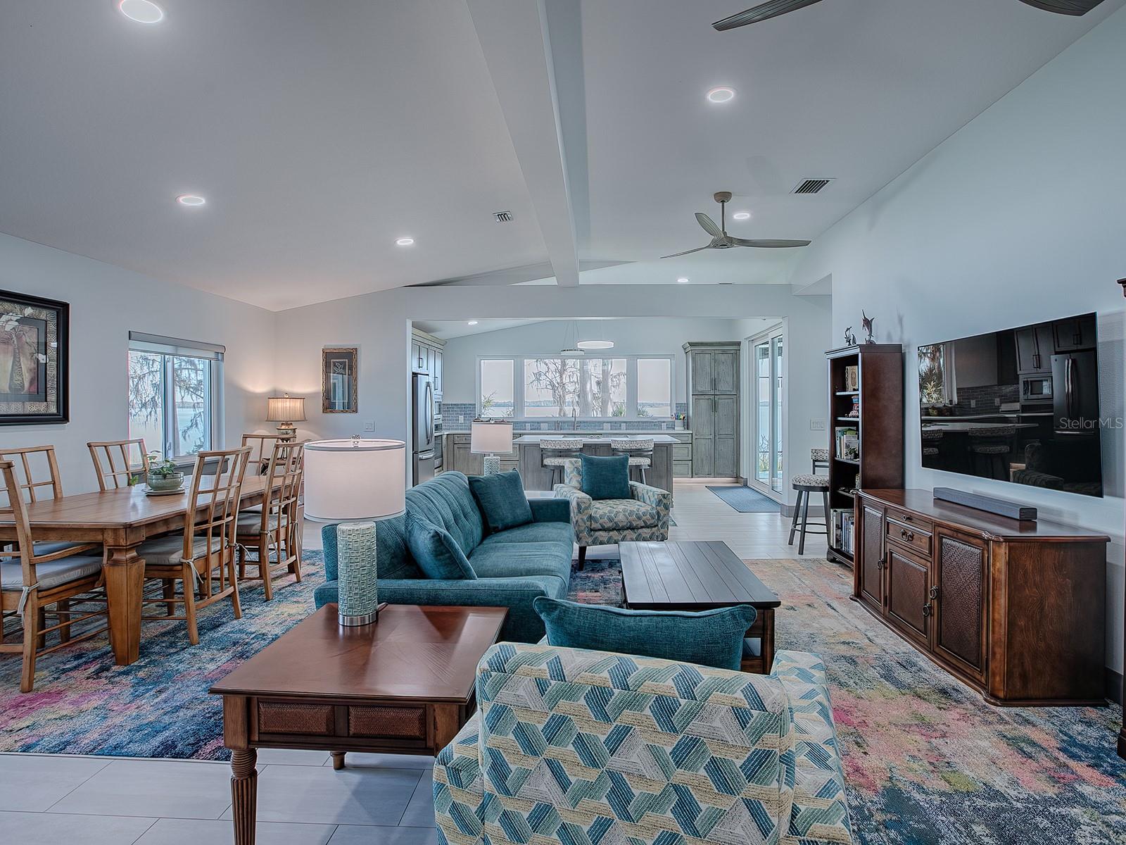 908 N LAKESHORE BLVD, HOWEY IN THE HILLS, FL, 34737