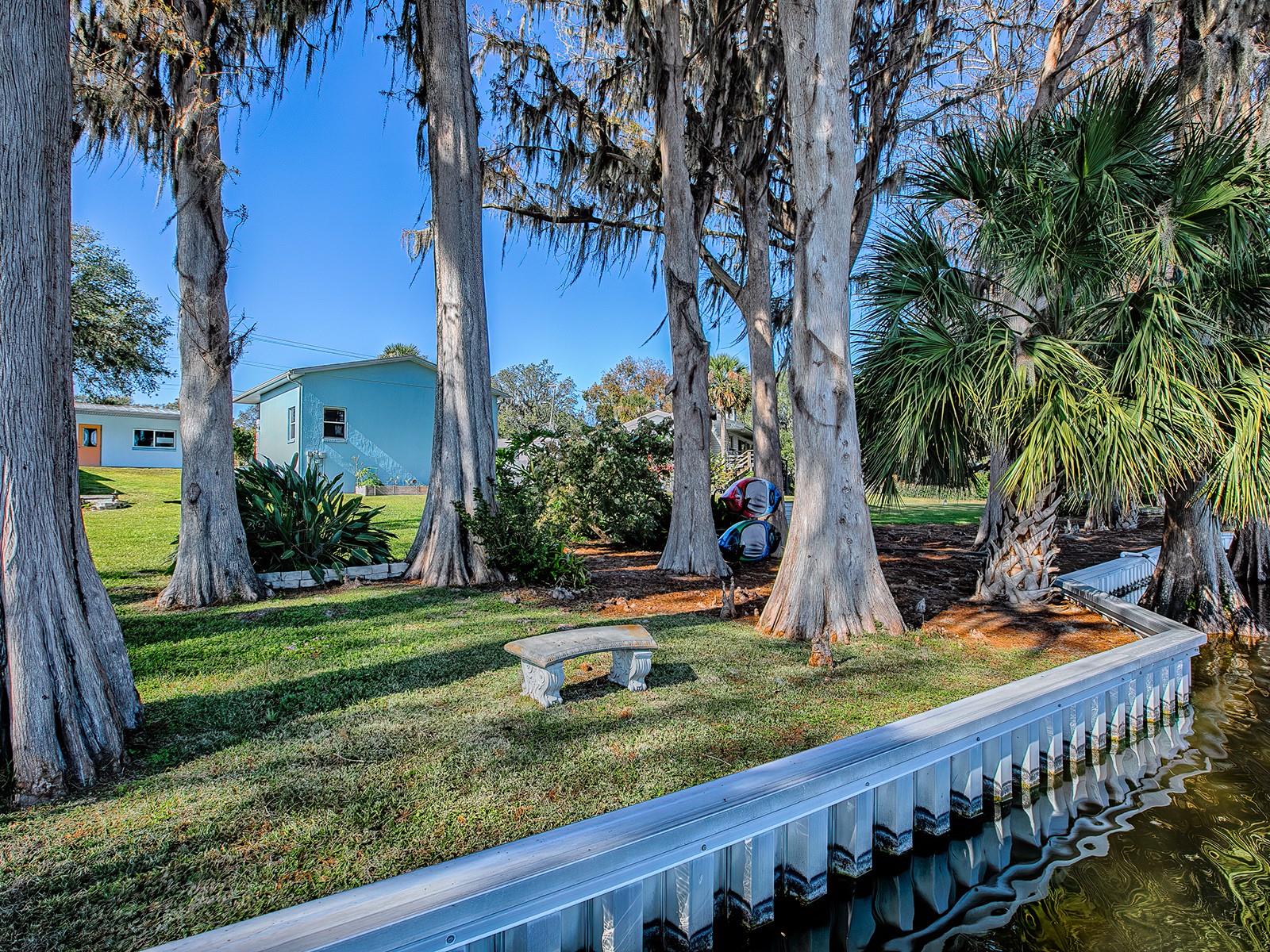 908 N LAKESHORE BLVD, HOWEY IN THE HILLS, FL, 34737