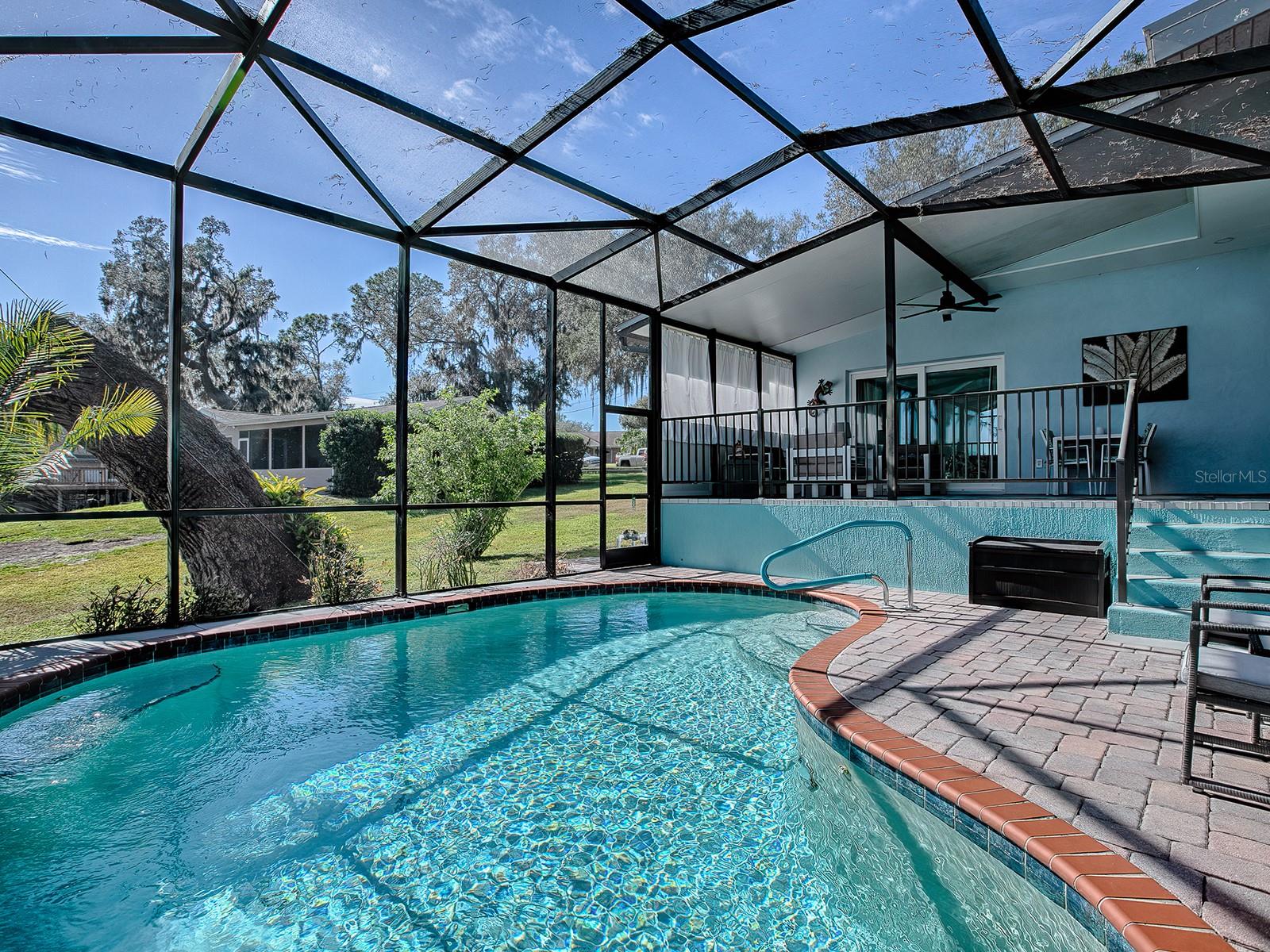 908 N LAKESHORE BLVD, HOWEY IN THE HILLS, FL, 34737