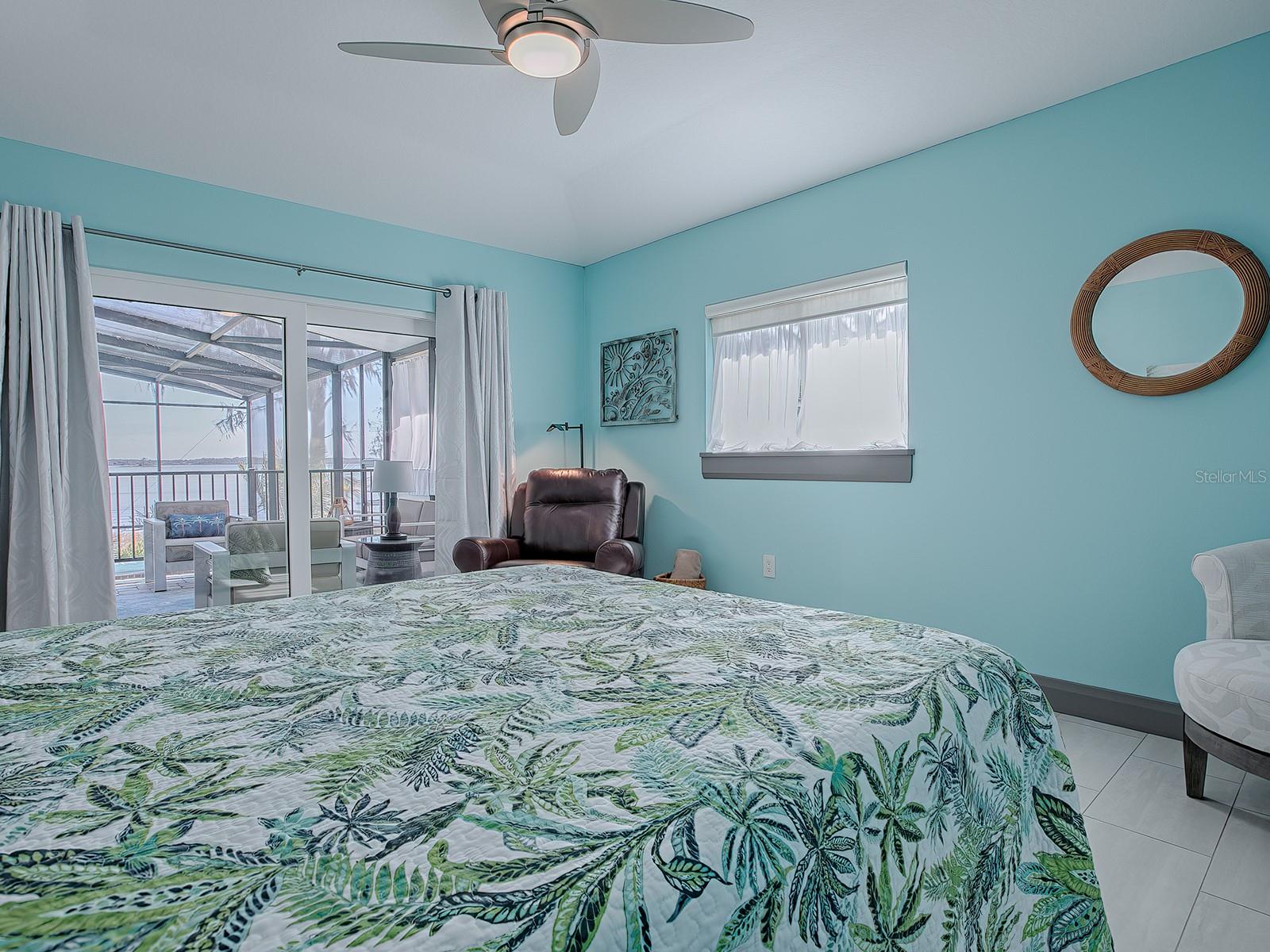 908 N LAKESHORE BLVD, HOWEY IN THE HILLS, FL, 34737