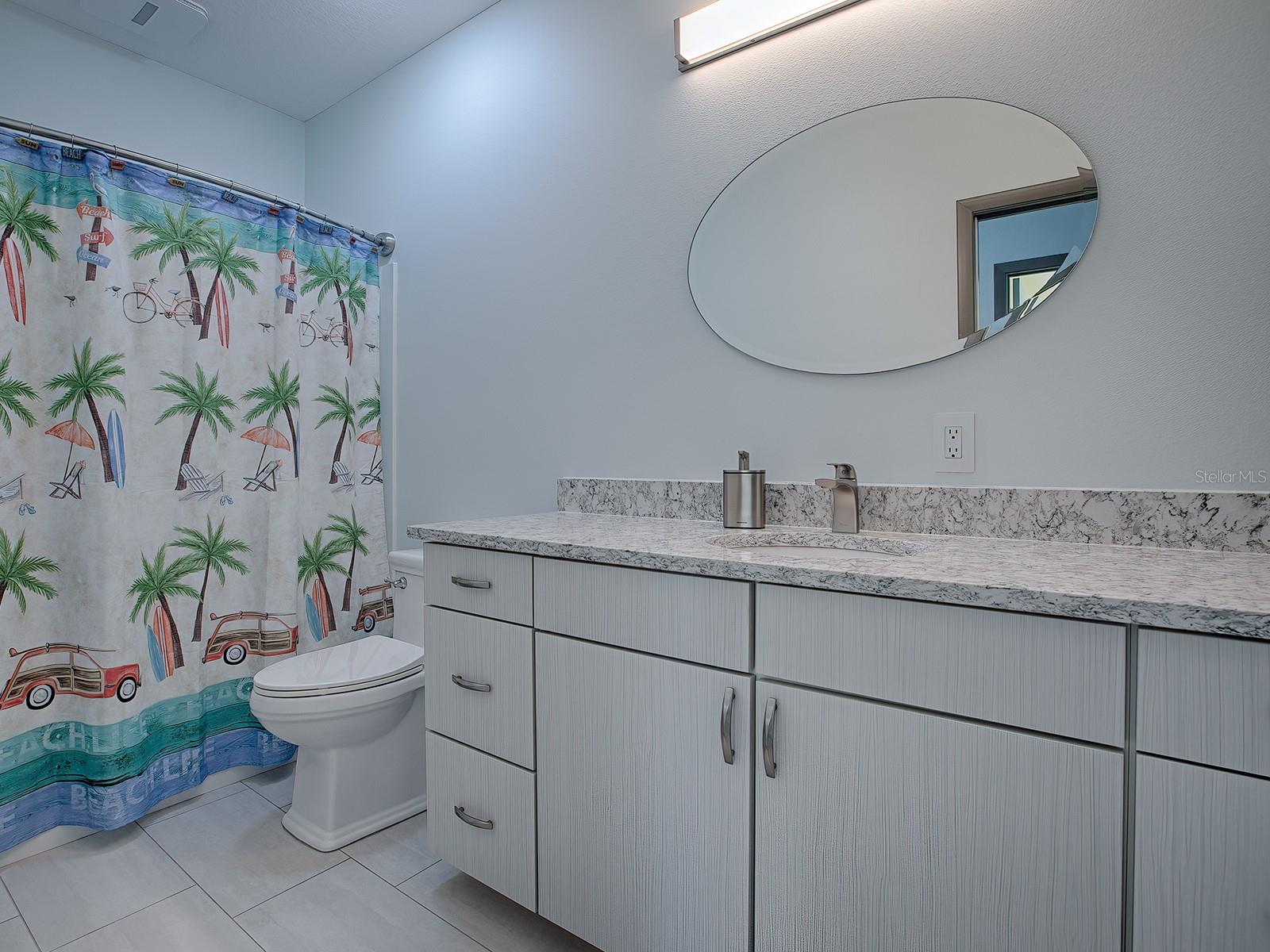 908 N LAKESHORE BLVD, HOWEY IN THE HILLS, FL, 34737