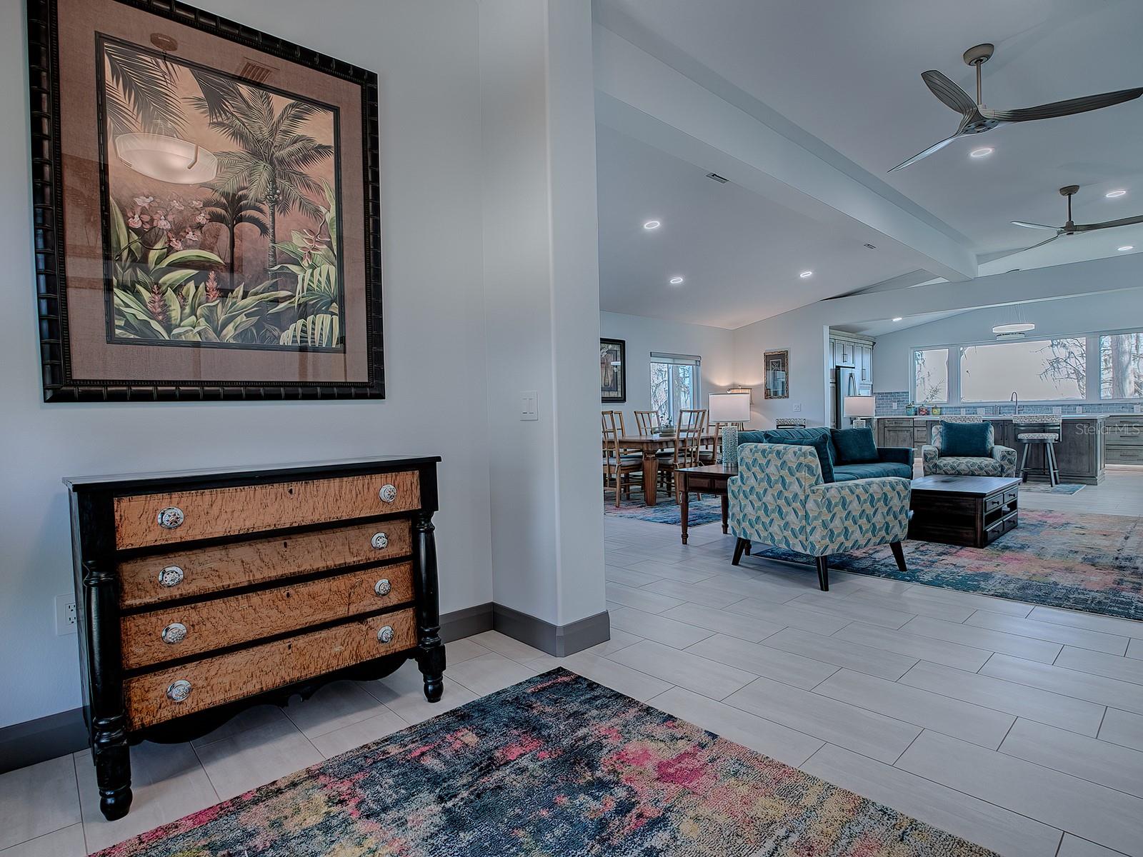 908 N LAKESHORE BLVD, HOWEY IN THE HILLS, FL, 34737