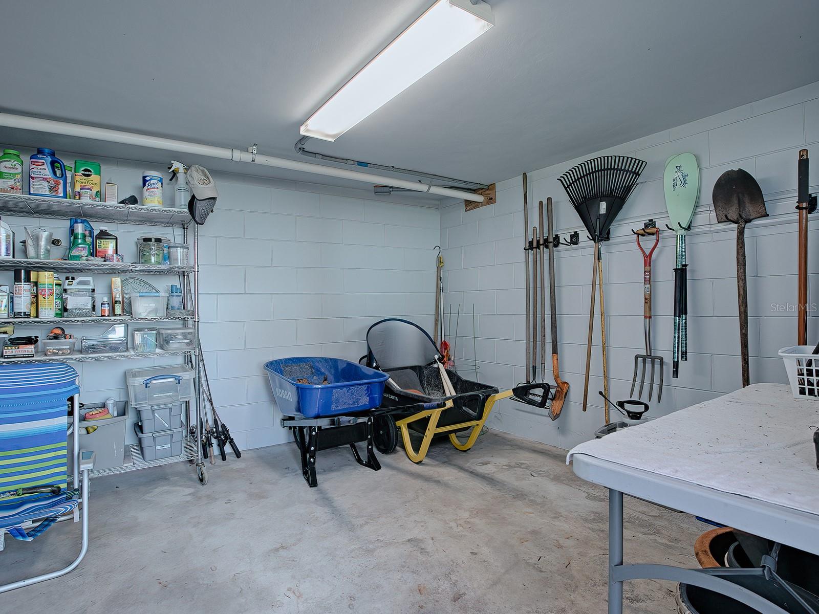 908 N LAKESHORE BLVD, HOWEY IN THE HILLS, FL, 34737