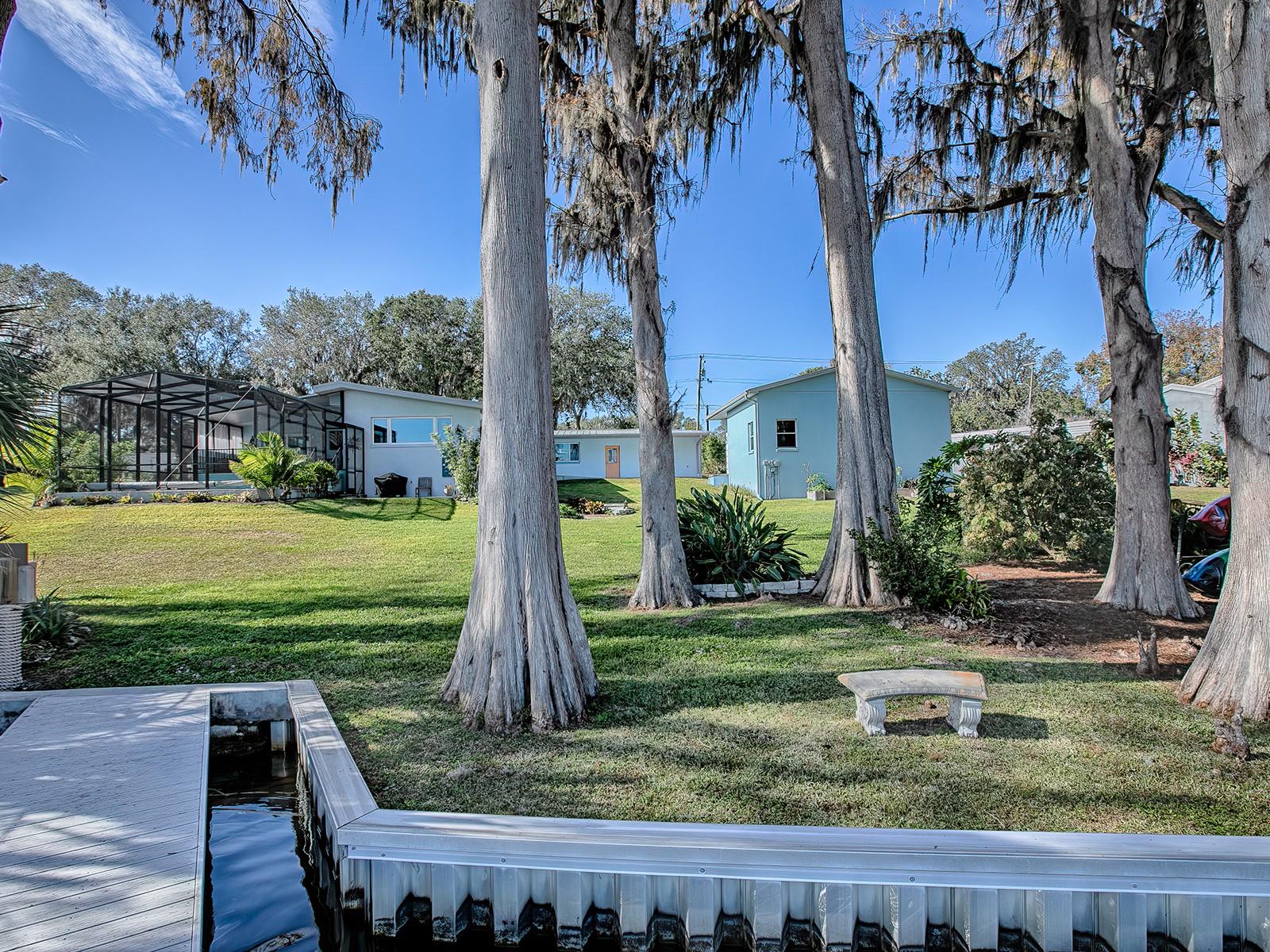 908 N LAKESHORE BLVD, HOWEY IN THE HILLS, FL, 34737