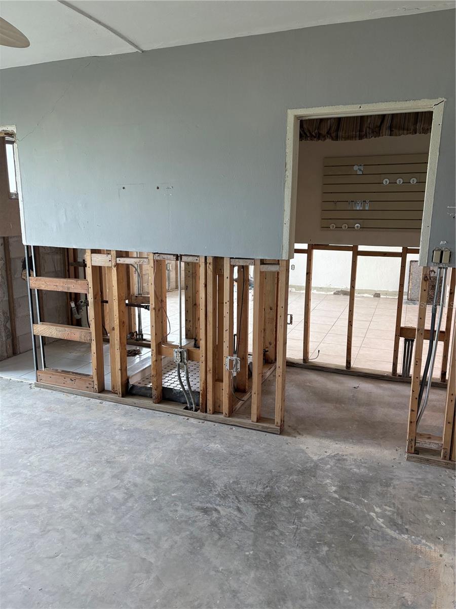 777 JOHN RINGLING BLVD #2, SARASOTA, FL, 34236