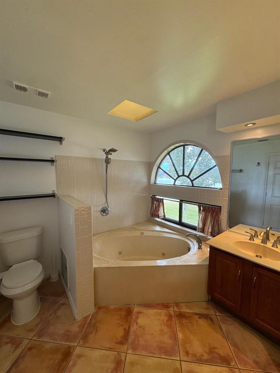 1112 LAKE WILLISARA CIR #GE, ORLANDO, FL, 32806