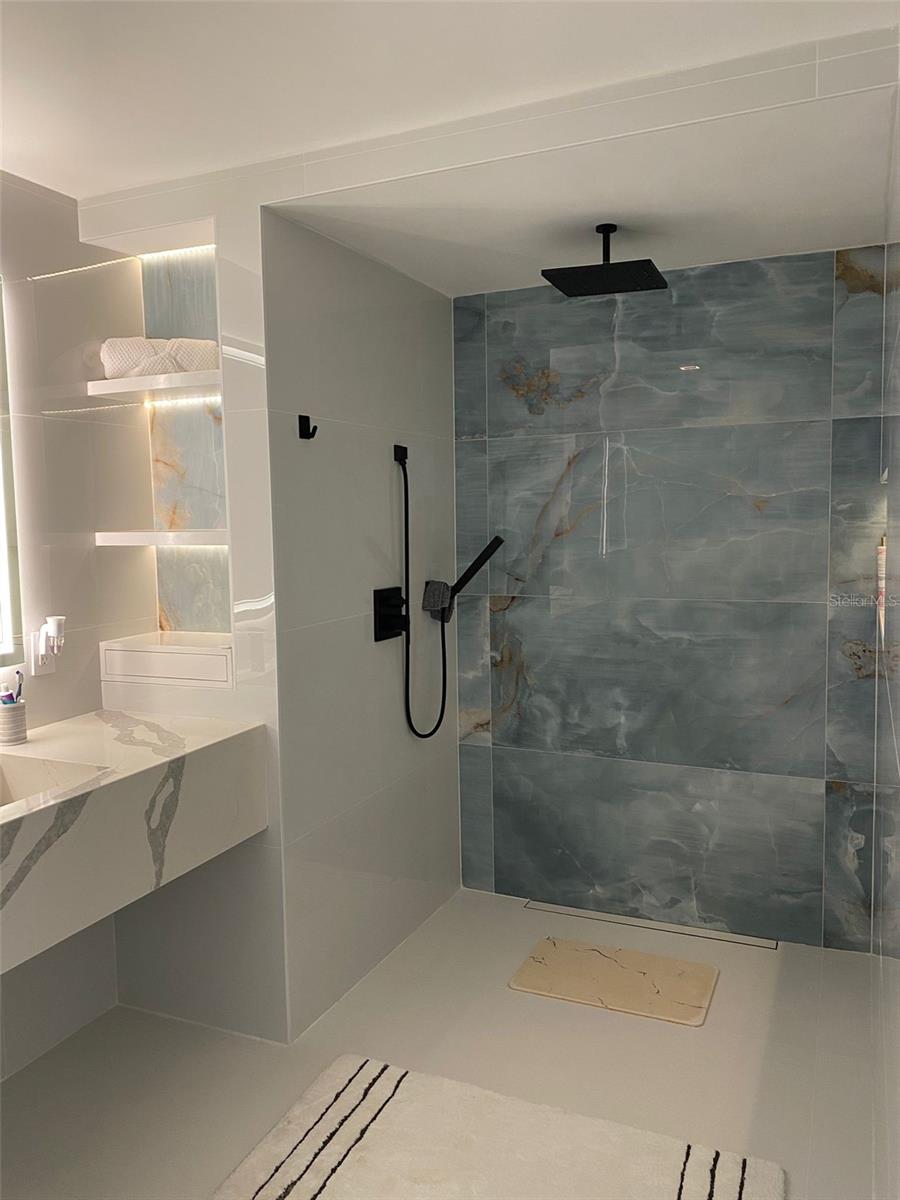 322 E CENTRAL BLVD #1811, ORLANDO, FL, 32801