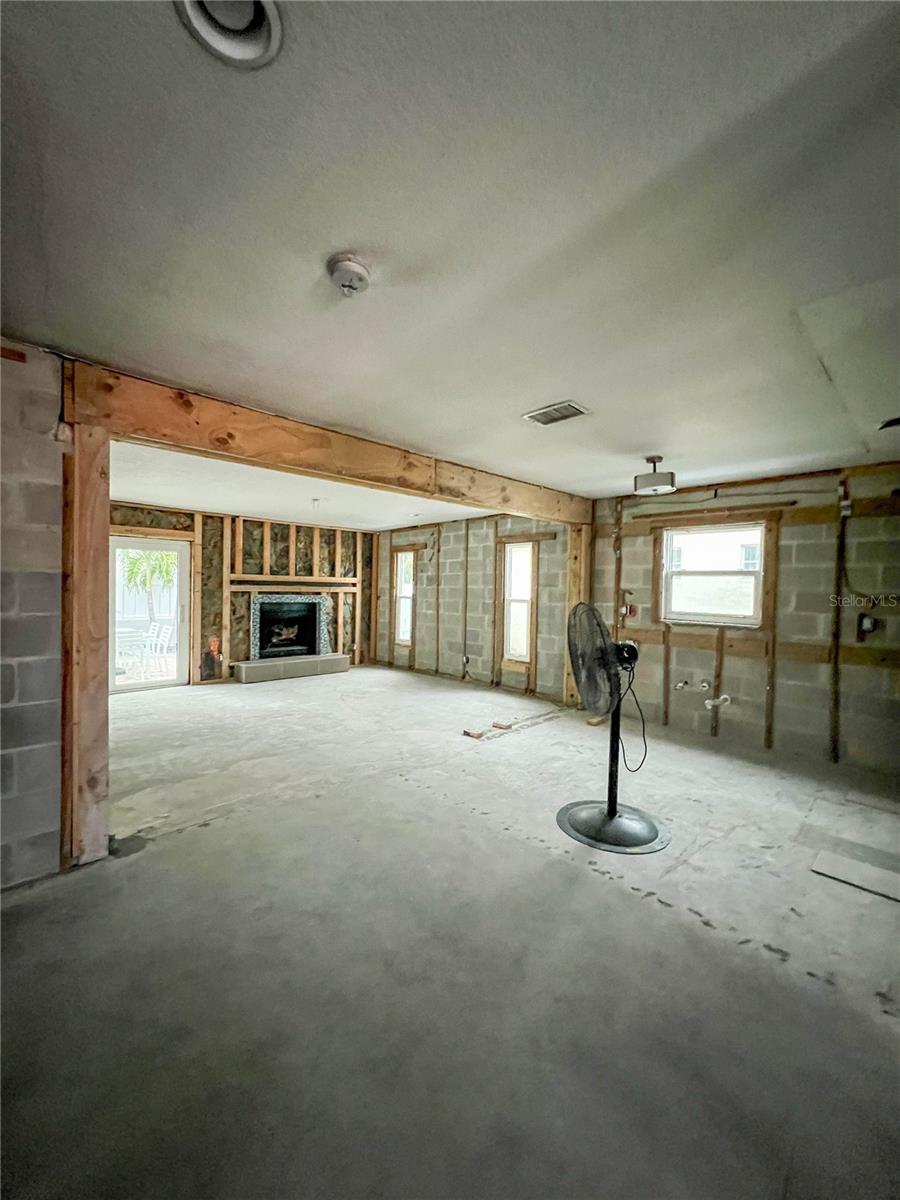 17594 1ST ST E, REDINGTON SHORES, FL, 33708