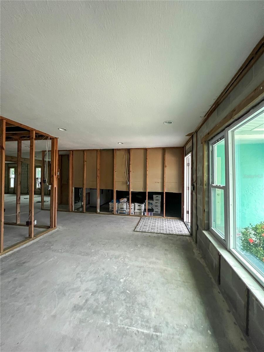 17594 1ST ST E, REDINGTON SHORES, FL, 33708