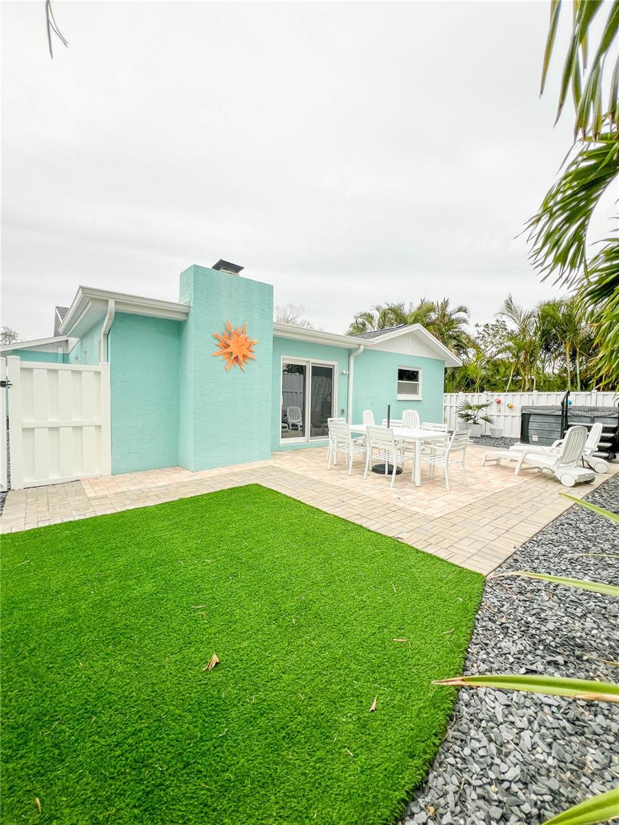 17594 1ST ST E, REDINGTON SHORES, FL, 33708