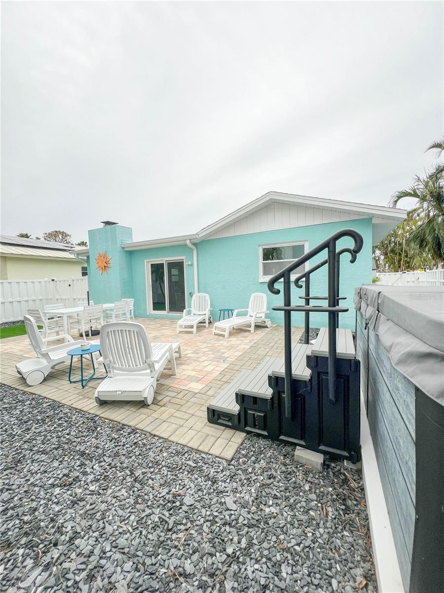 17594 1ST ST E, REDINGTON SHORES, FL, 33708