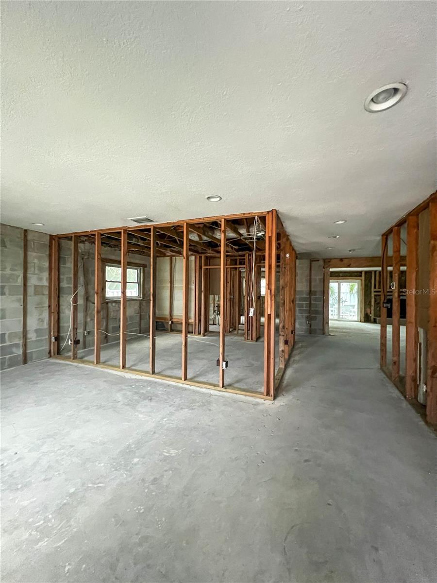 17594 1ST ST E, REDINGTON SHORES, FL, 33708