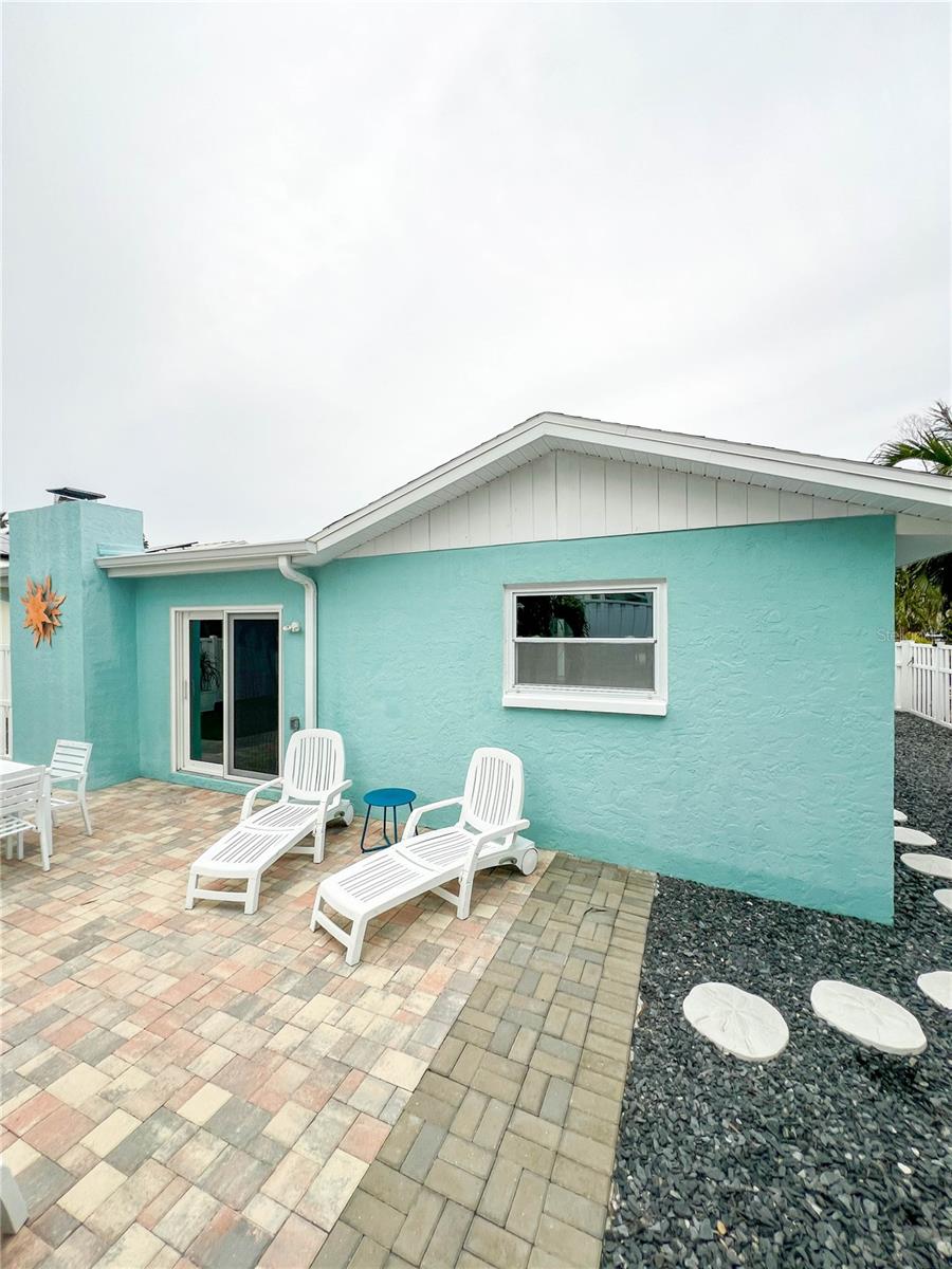 17594 1ST ST E, REDINGTON SHORES, FL, 33708