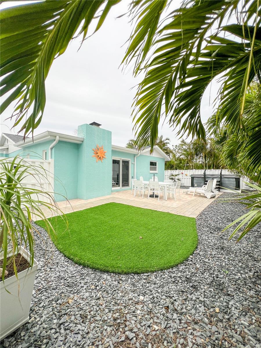 17594 1ST ST E, REDINGTON SHORES, FL, 33708