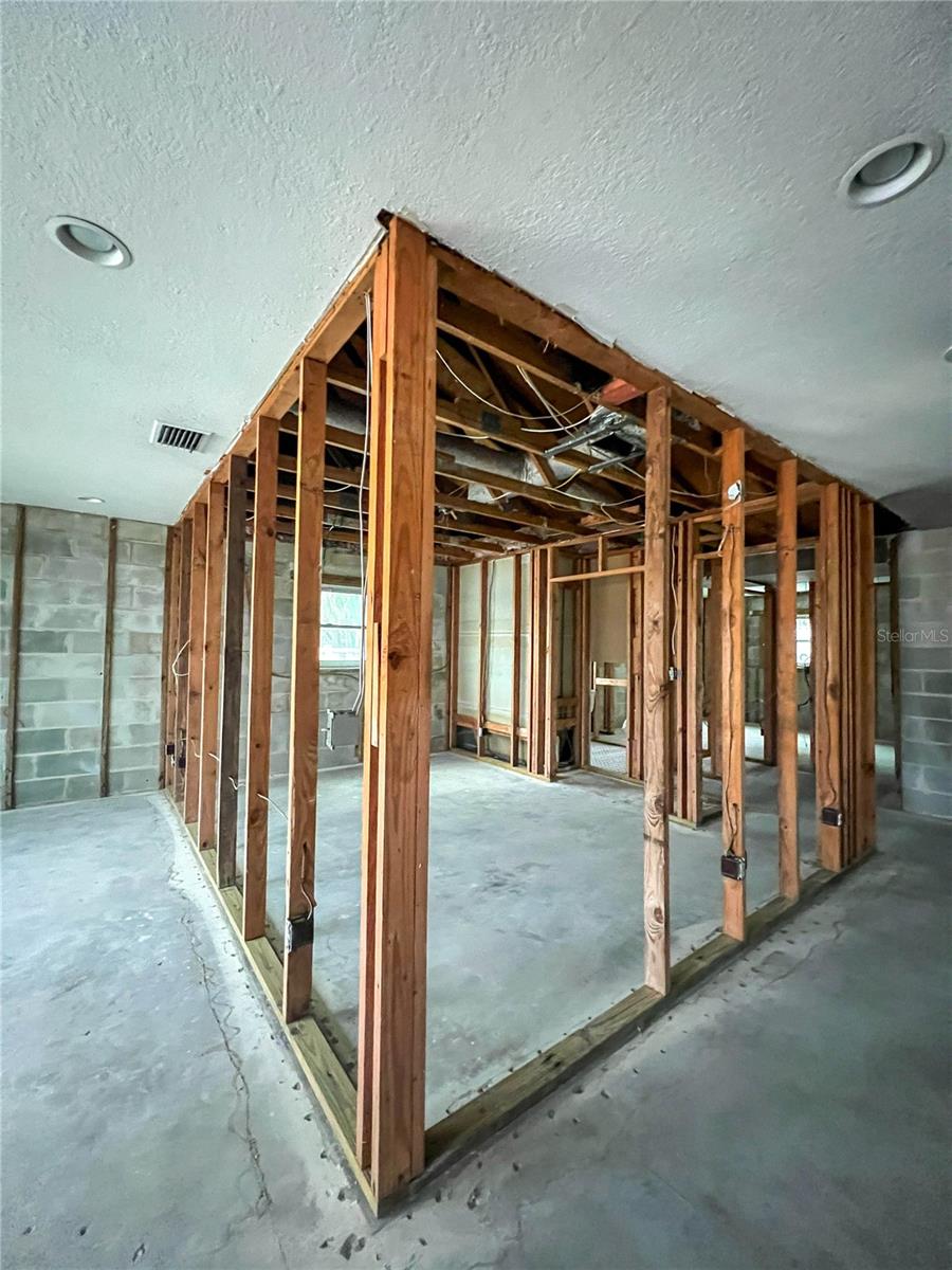 17594 1ST ST E, REDINGTON SHORES, FL, 33708