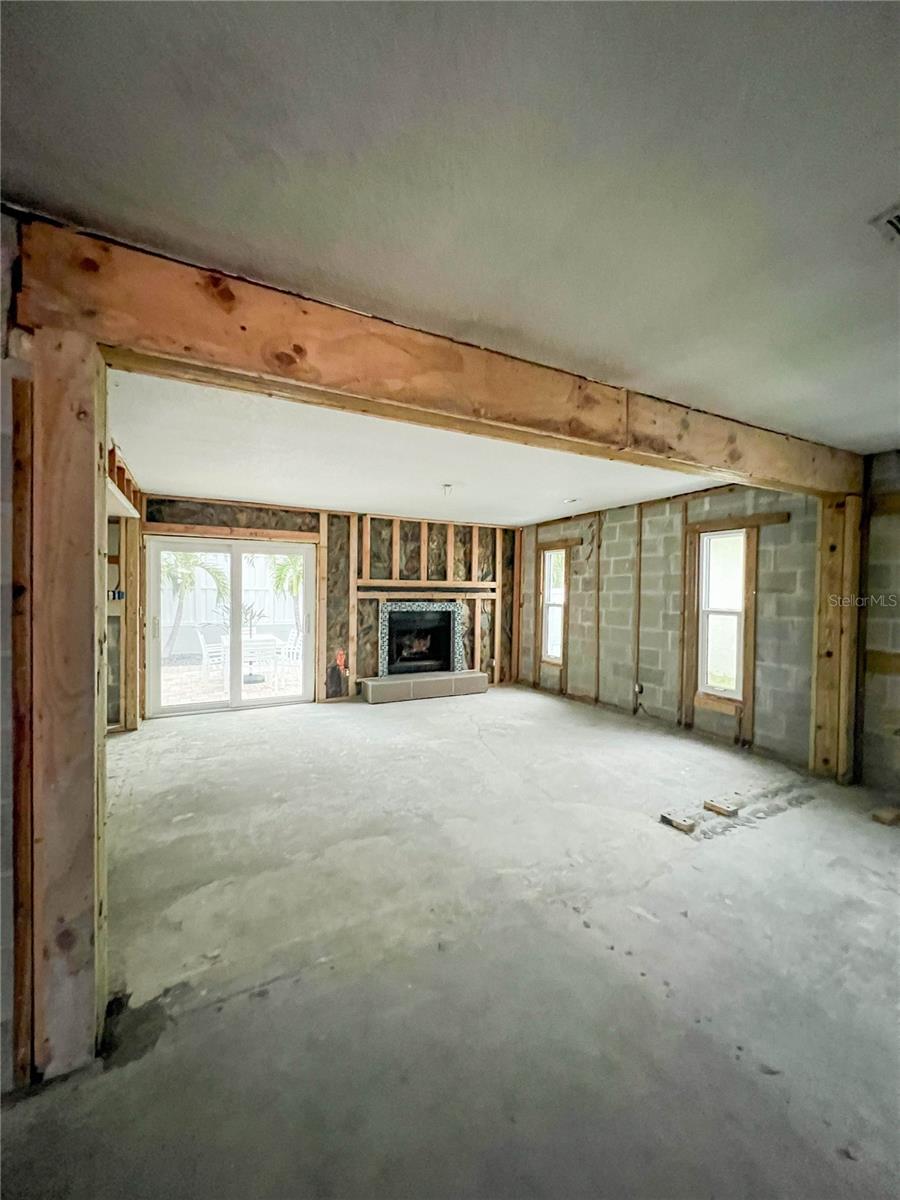 17594 1ST ST E, REDINGTON SHORES, FL, 33708