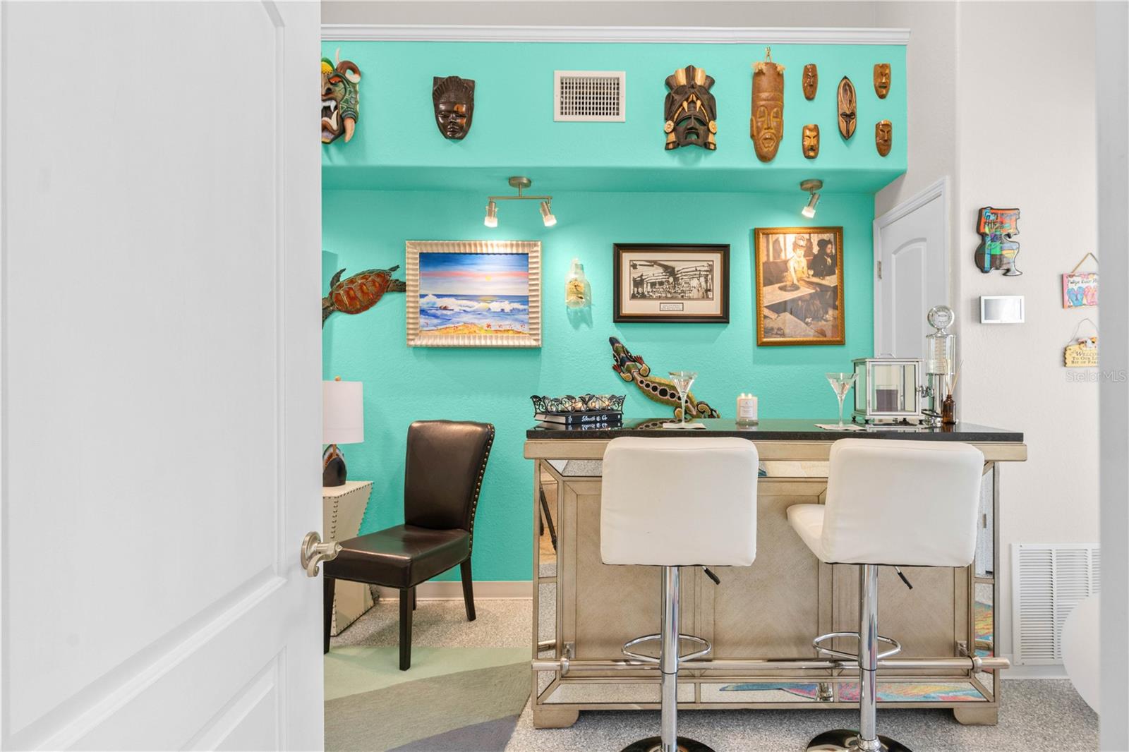 TB8338623 Property Photo