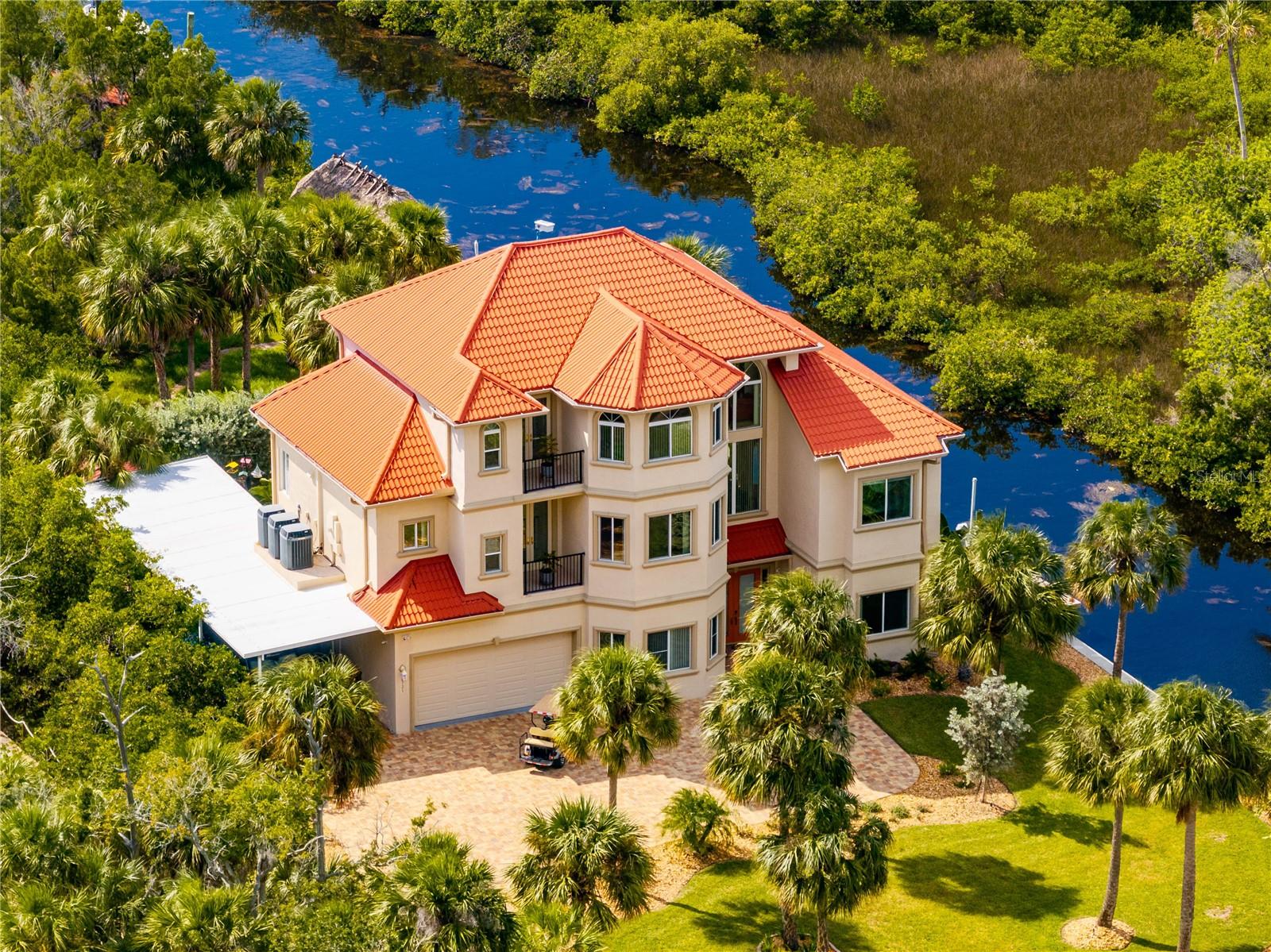 TB8338623 Property Photo